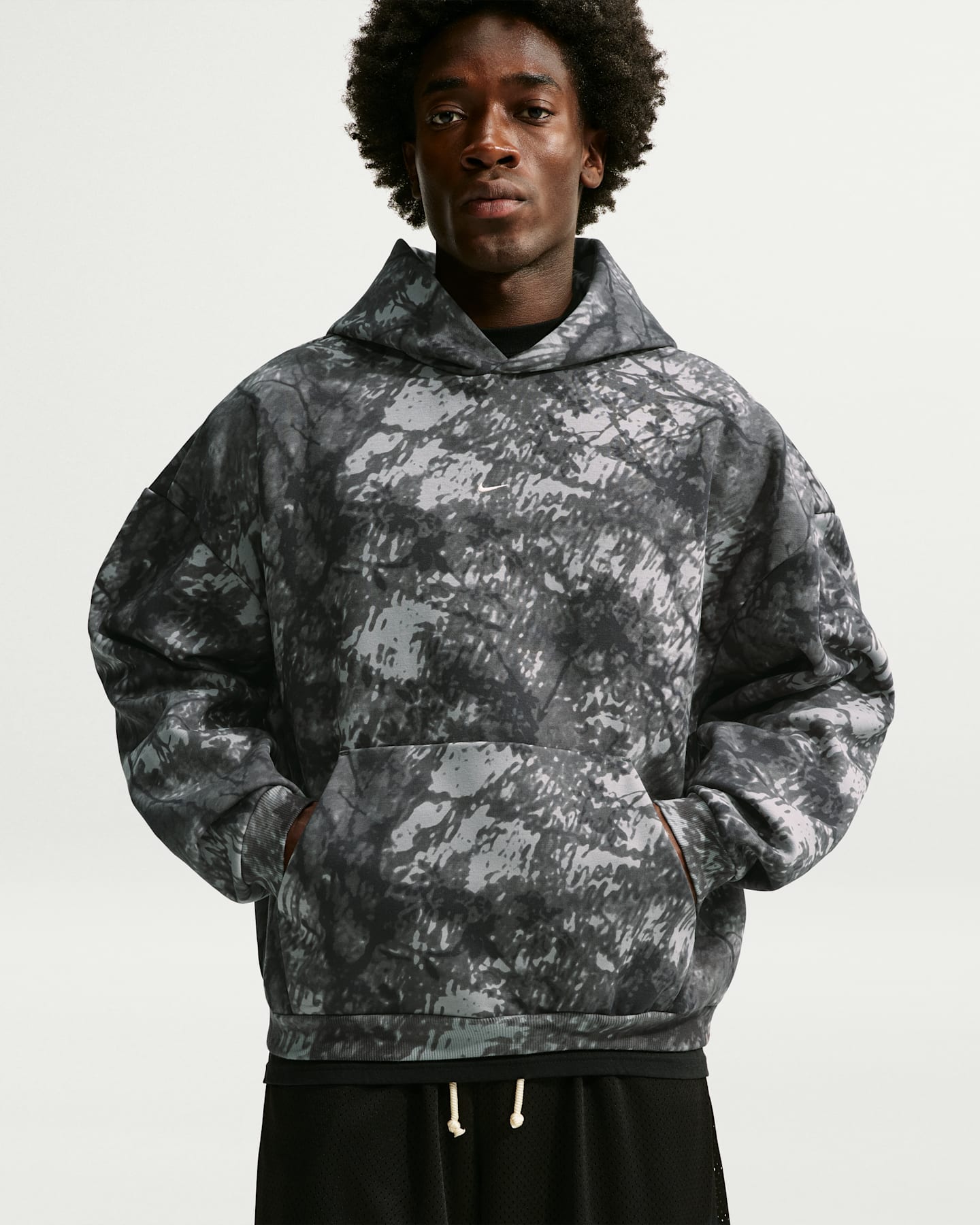 Мужское баскетбольное худи-пуловер Nike Standard Issue Therma-FIT с начёсом, цвет: Железный серый / Бледная слоновая кость — фото 6