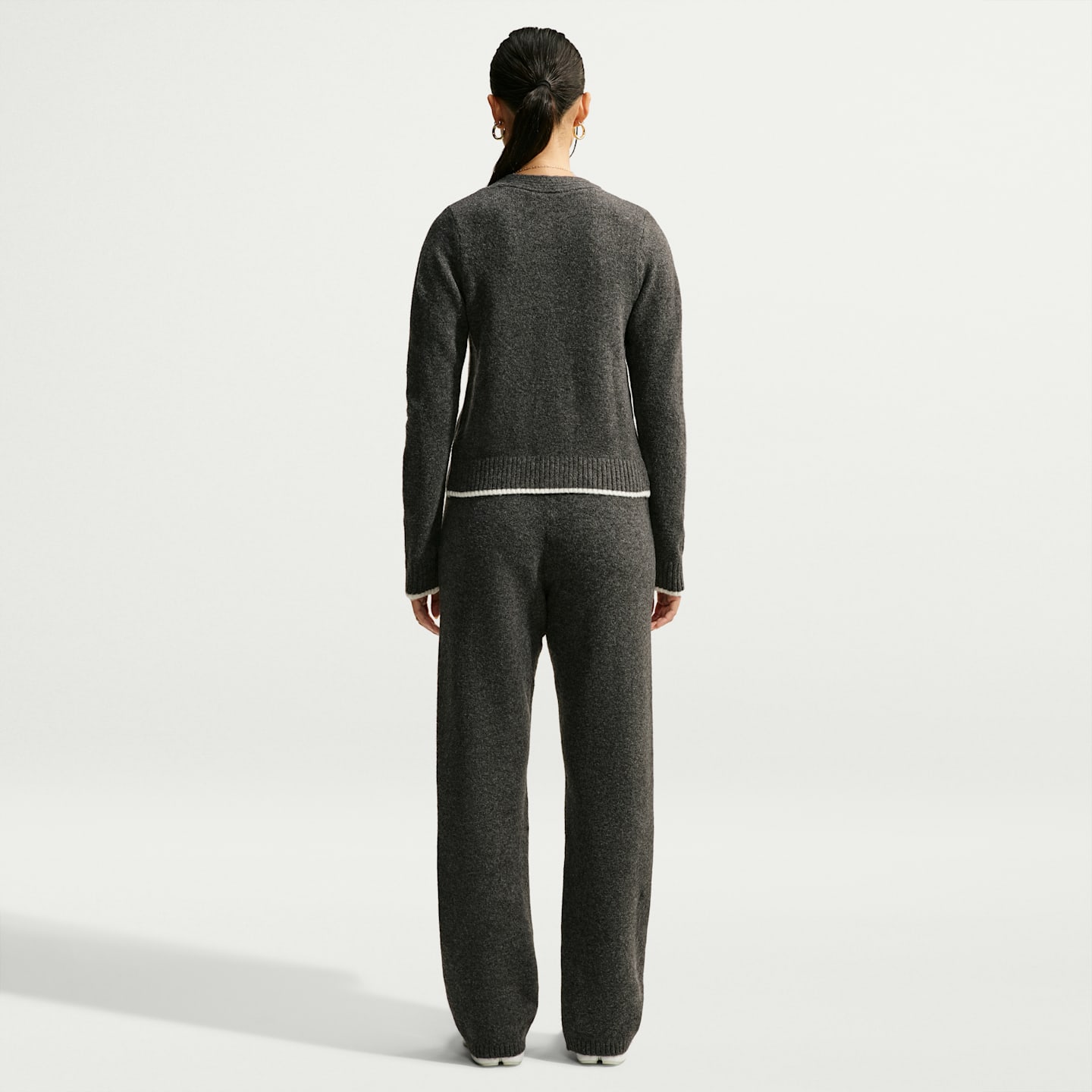 Женские брюки Nike Sportswear Chill Knit со средней посадкой, цвет: Чёрный меланжевый / Белый — фото 5