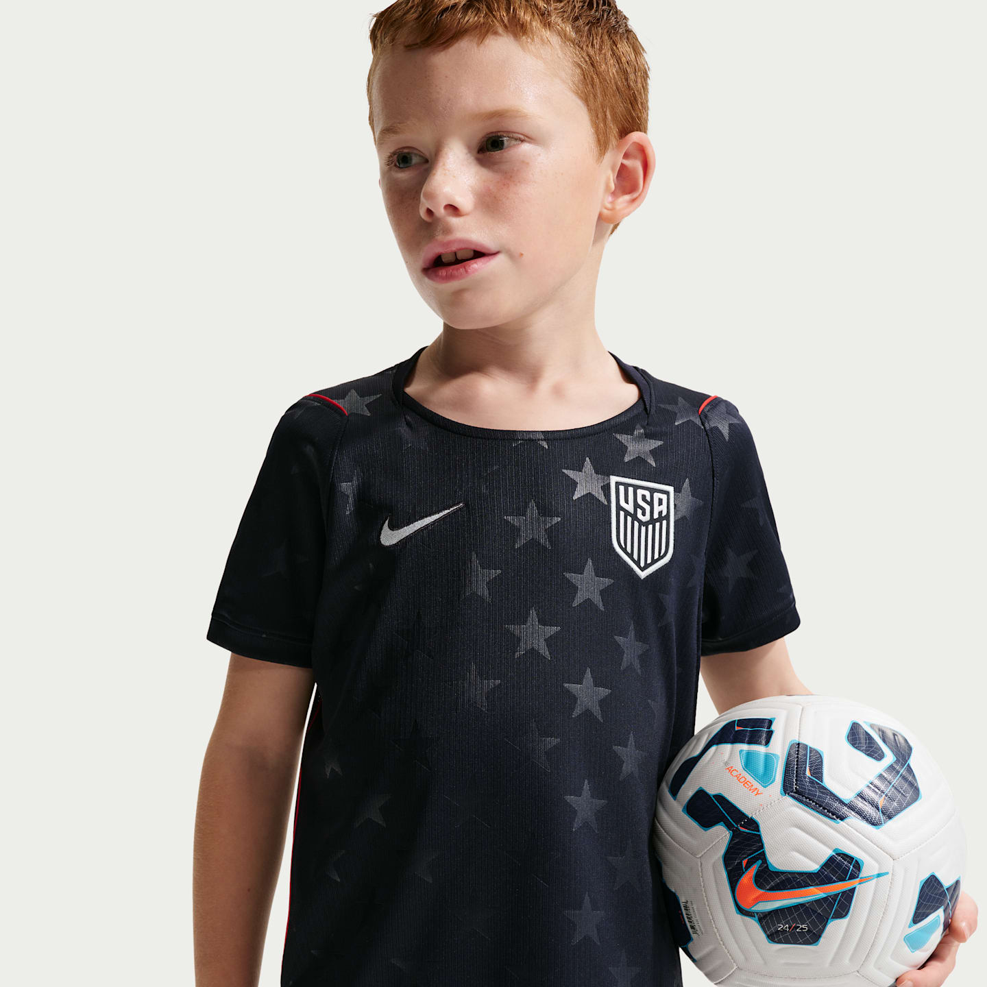 Детский футбольный комплект Nike Usmnt 2026 Stadium Away из 3 предметов, цвет: Обсидиановый / Красный — фото 2