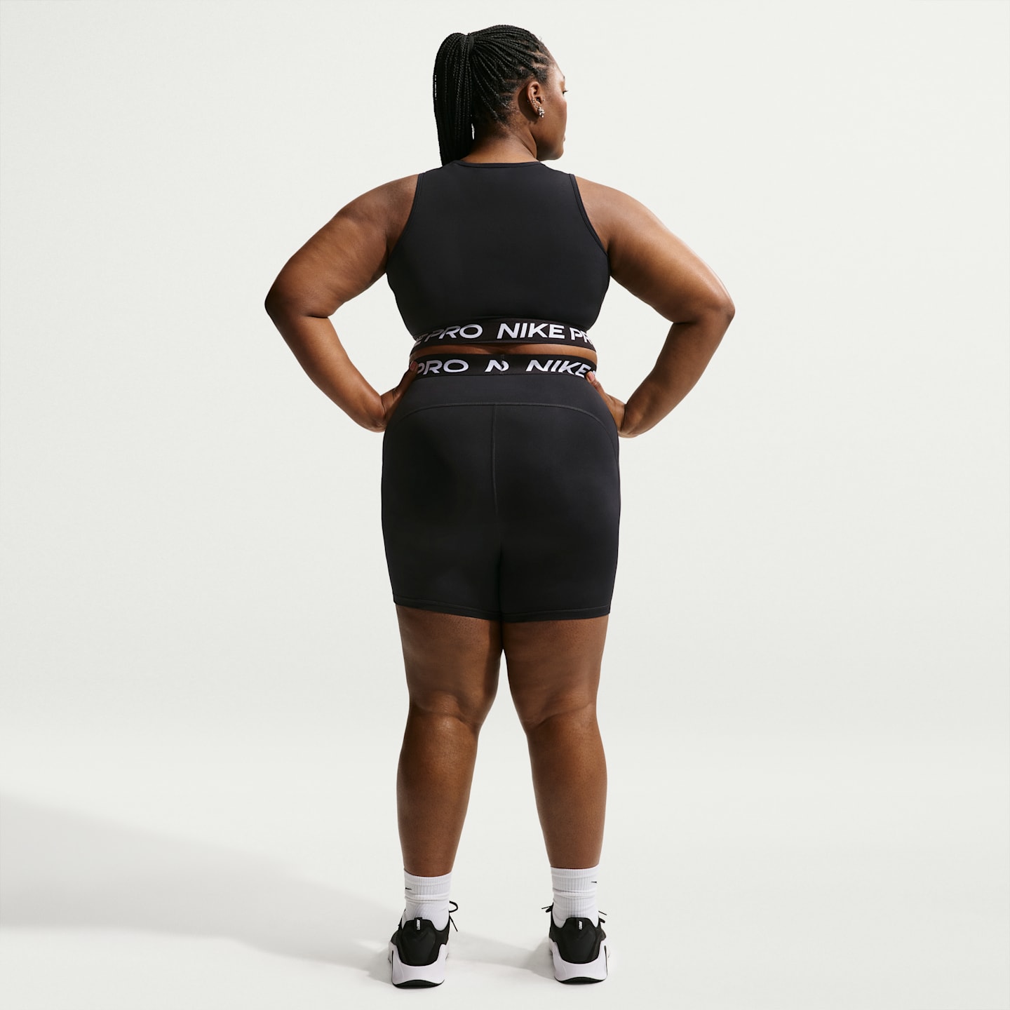 Женские шорты Nike Pro 365 5", большие размеры, цвет: Чёрный / Белый — фото 5