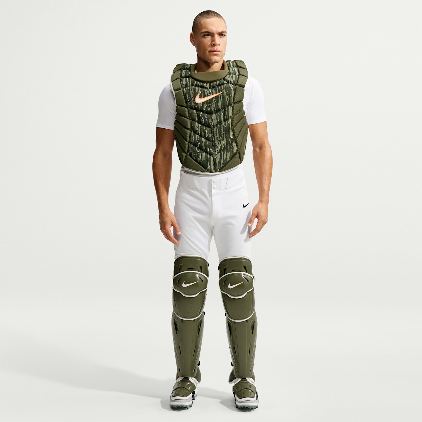 Мужские кроссовки Nike Diamond Elite "J.T. Realmuto" x Realtree Catcher's Set, цвет: Оливковый / Молочный — фото 1