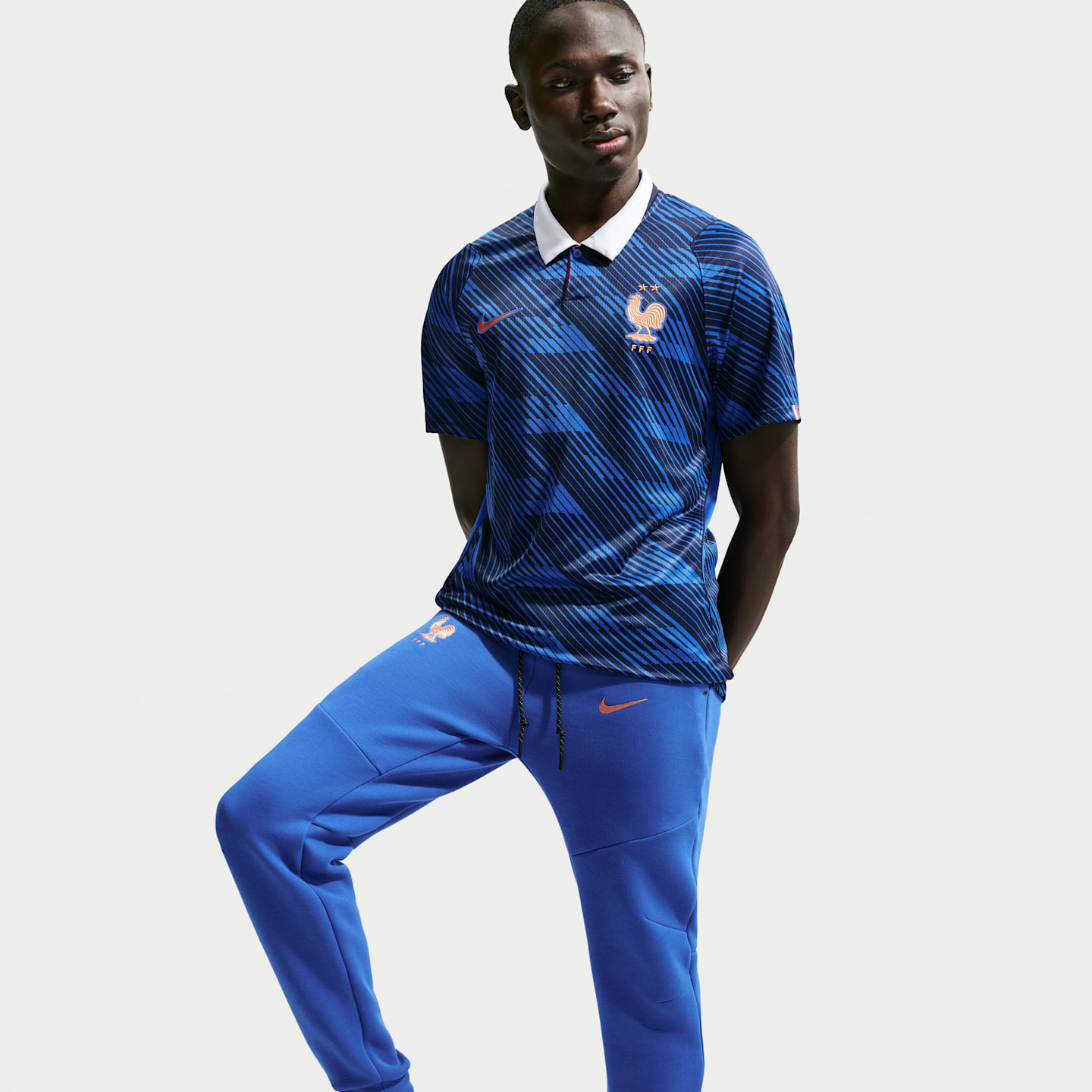 Мужские футбольные джоггеры Nike FFF Tech Fleece, цвет: Королевский синий / Медный — фото 4