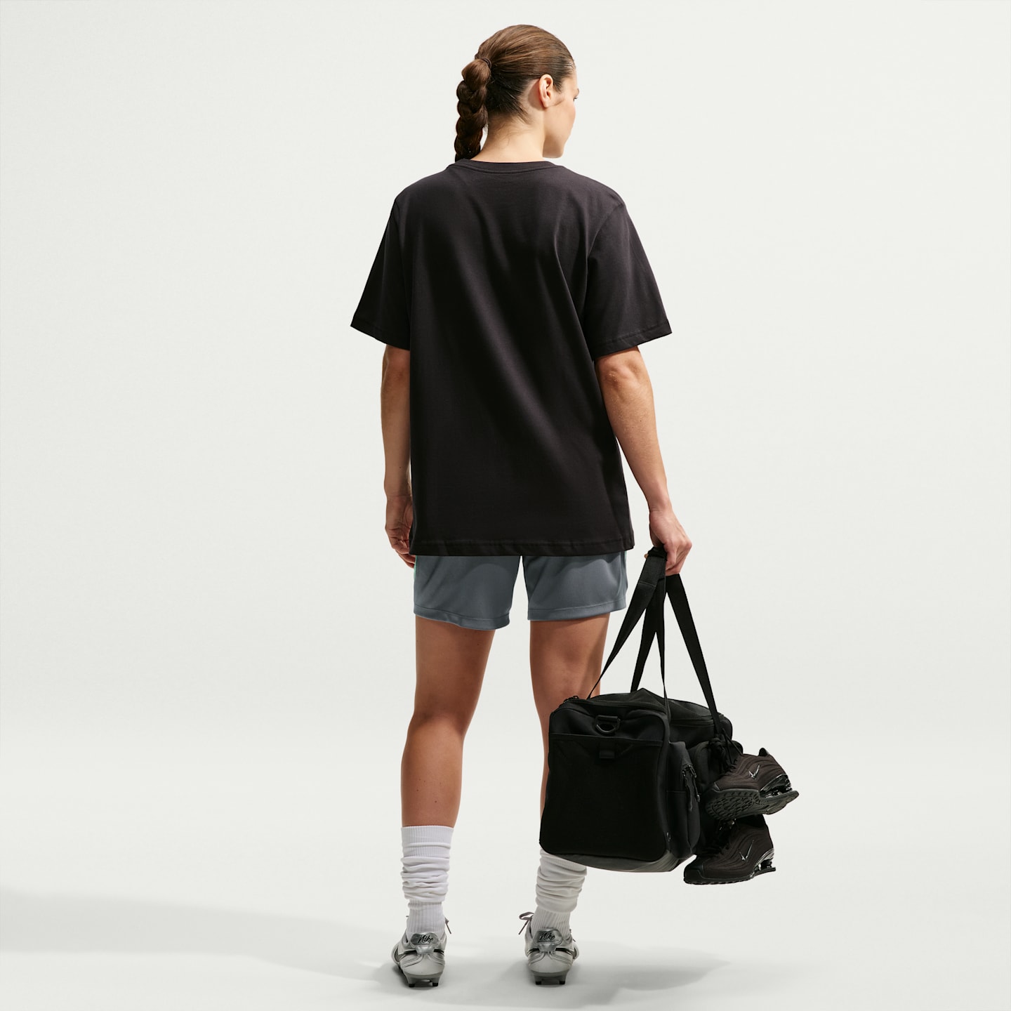Женские футбольные шорты Nike Sam Kerr Strike Dri-FIT, цвет: Серый / Зелёный сияющий — фото 5