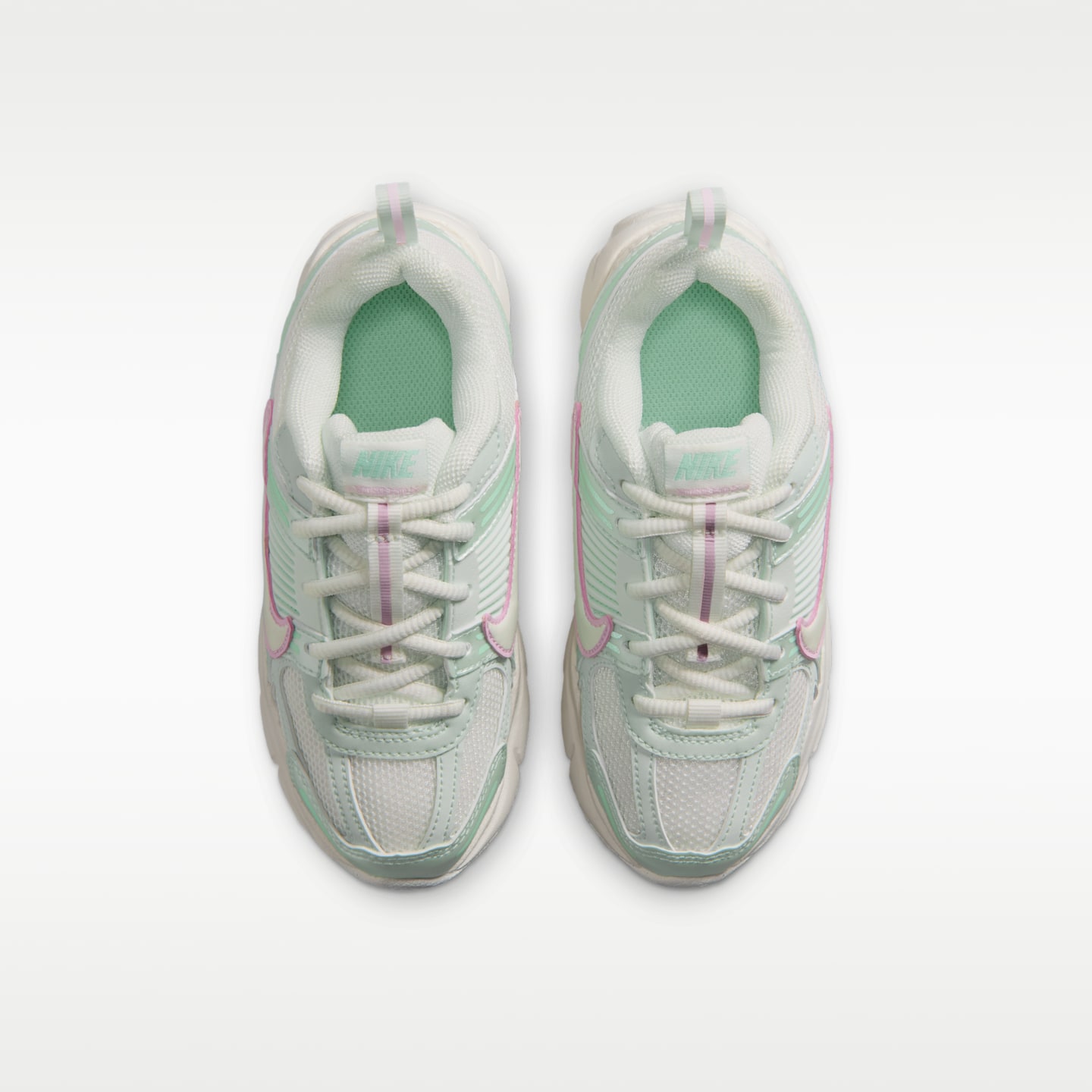 Детские кроссовки Nike Vomero 5 (Classic laces), цвет: Молочный / Розовый пенный — фото 4