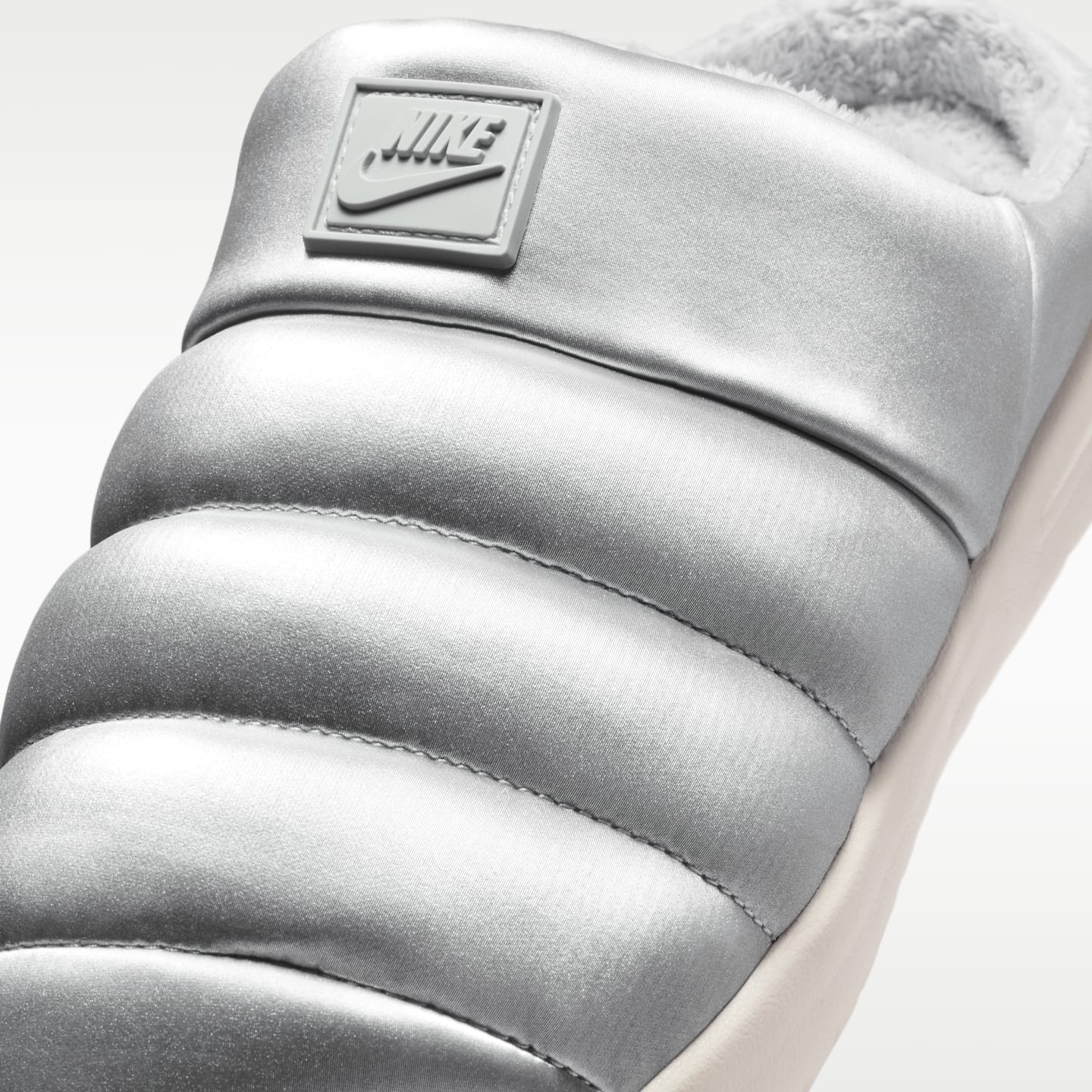 Женские тапочки Nike Burrow SE Slippers, цвет: Серебряный / Коричневый — фото 6