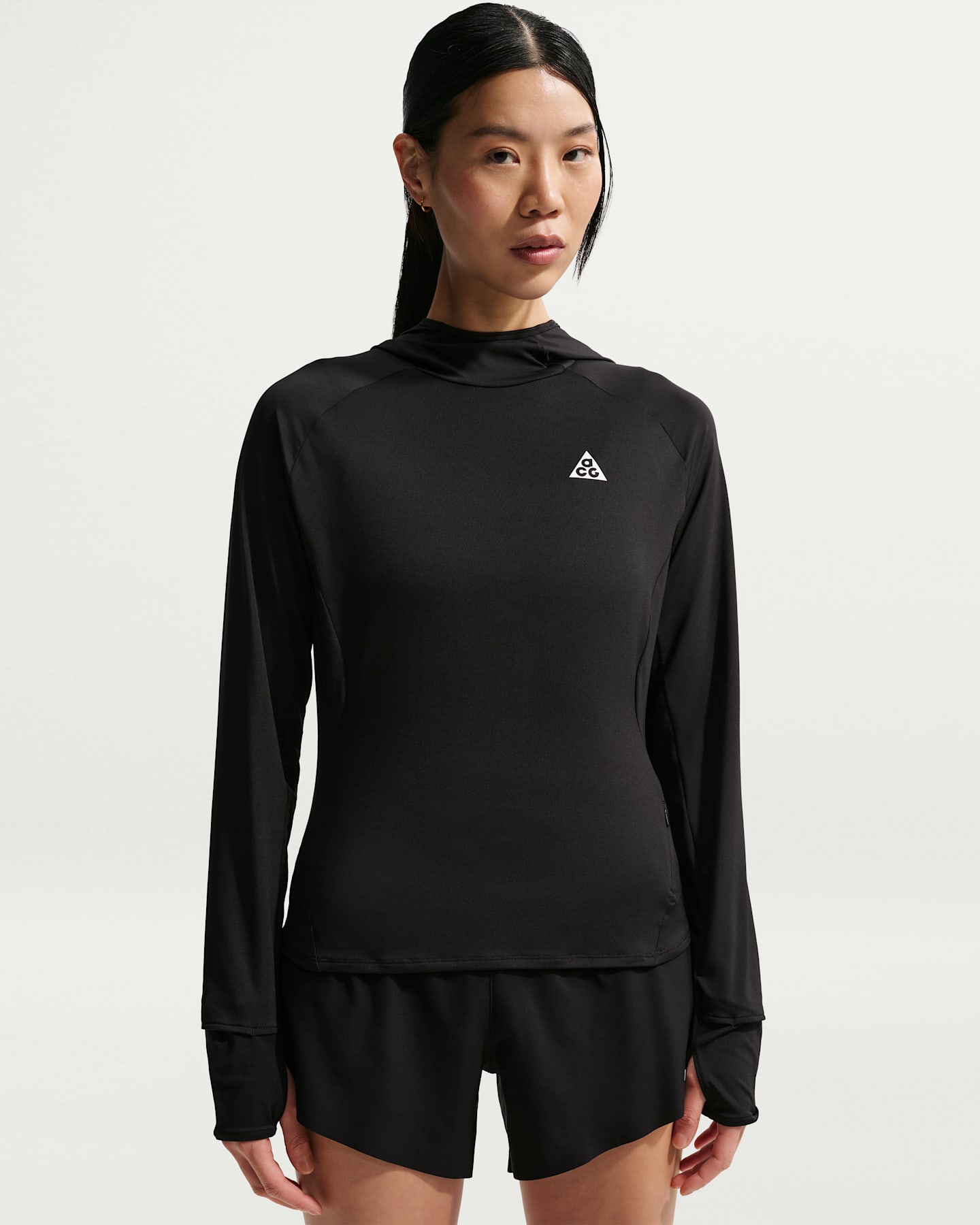 Женский топ Nike ACG UV-Resistant Hooded Trail Running Mid-Layer Top, цвет: Чёрный / Снежный белый — фото 8