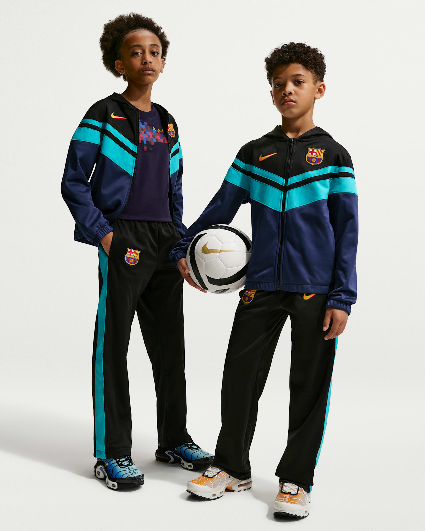 Детские комплекты Nike FC Barcelona Third Dri-FIT Soccer Hooded Tracksuit, цвет: Чёрный / Синий — фото 8