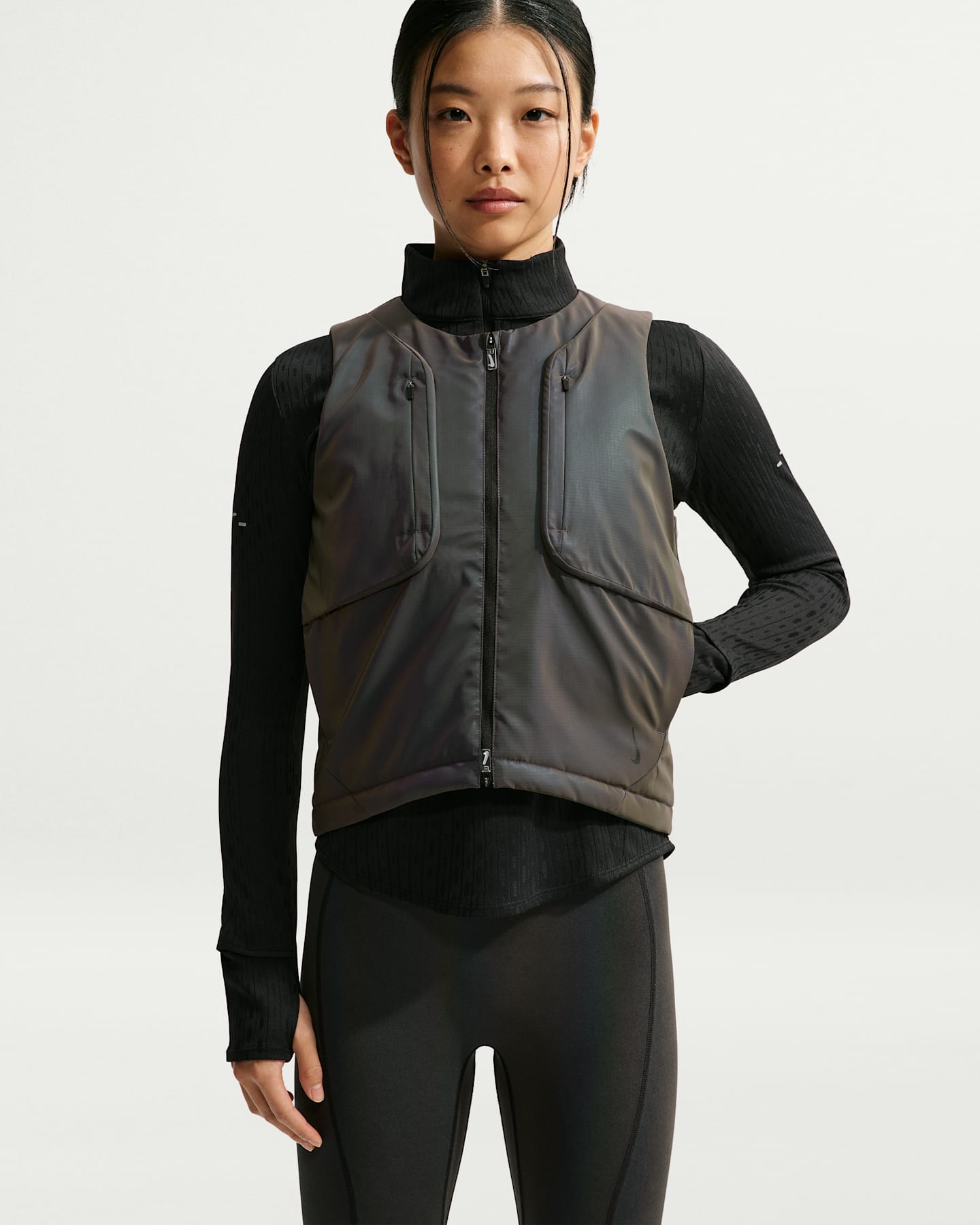 Женский жилет NikeLab Running Flash Therma-FIT Vest, цвет: Разноцветный / Чёрный — фото 10