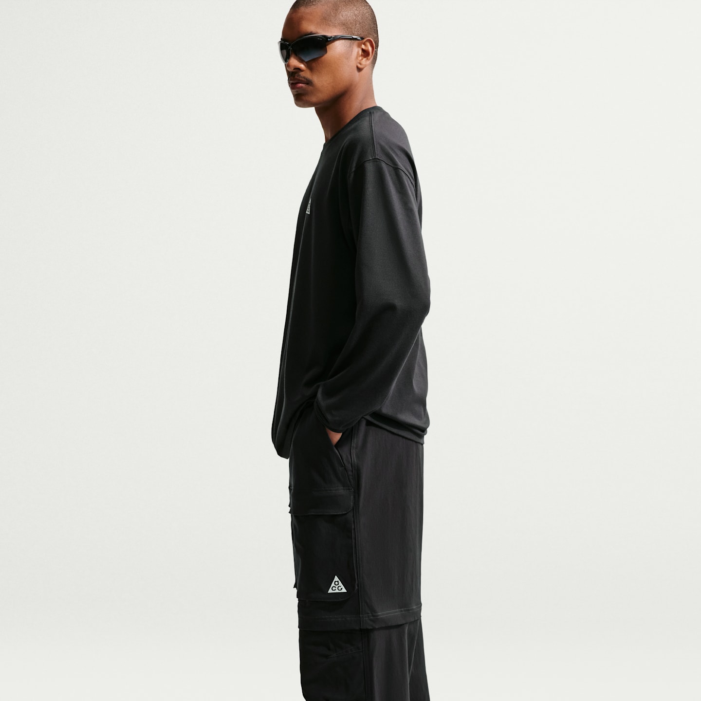 Мужские брюки-карго Nike ACG Smith Summit на молнии, цвет: Чёрный / Антрацитовый — фото 4