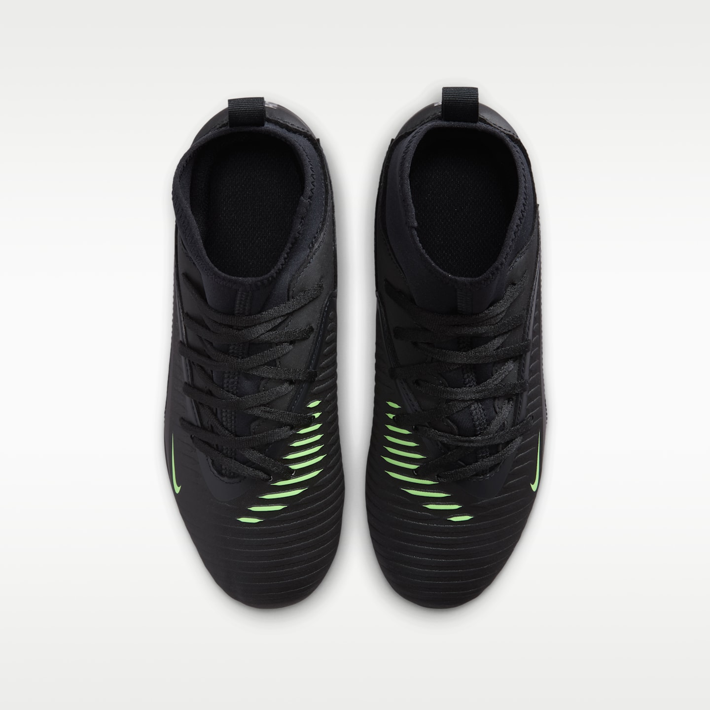 Детские бутсы Nike Jr. Phantom 6 High Club Multi-Ground Soccer Cleats, цвет: Чёрный / Зелёный — фото 4