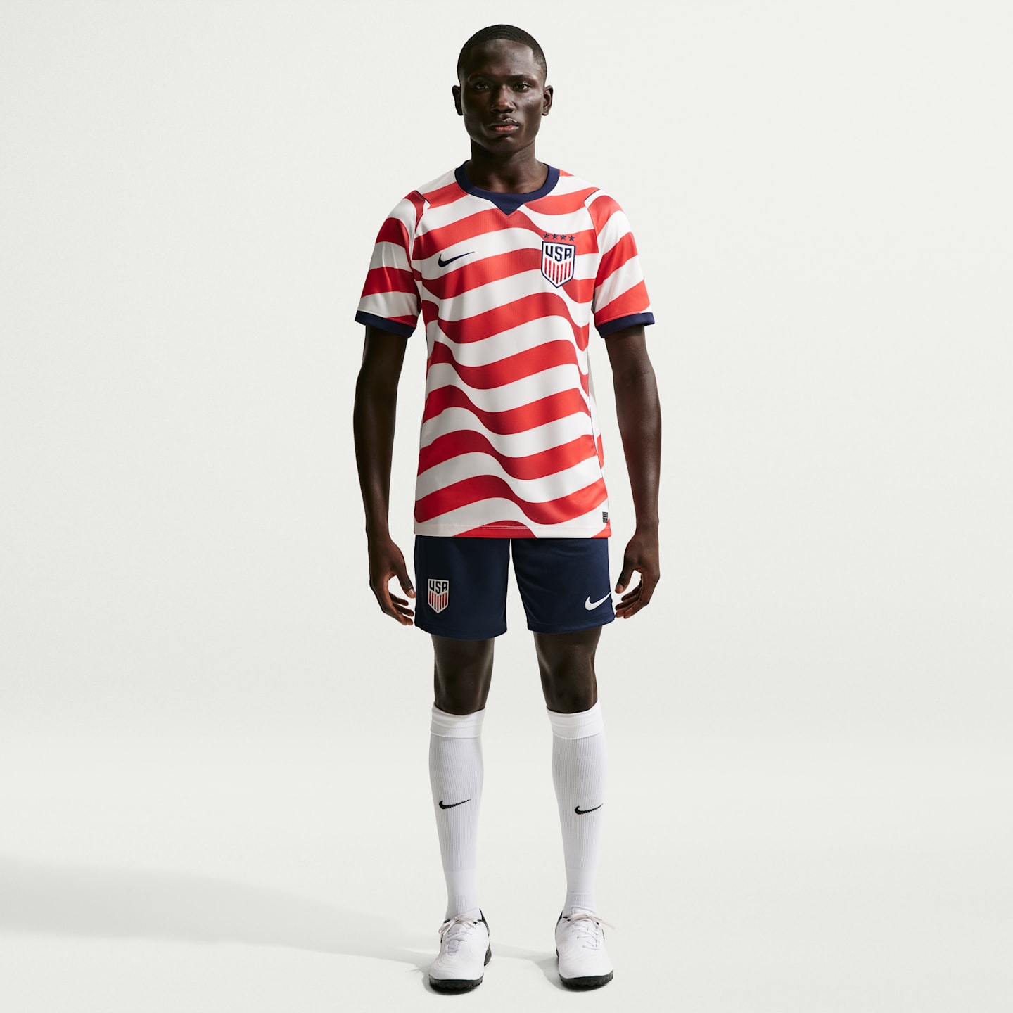 Мужские футбольные шорты Nike Usmnt 2026 Stadium Home Dri-FIT Replica, цвет: Тёмно-синий / Молочный — фото 1