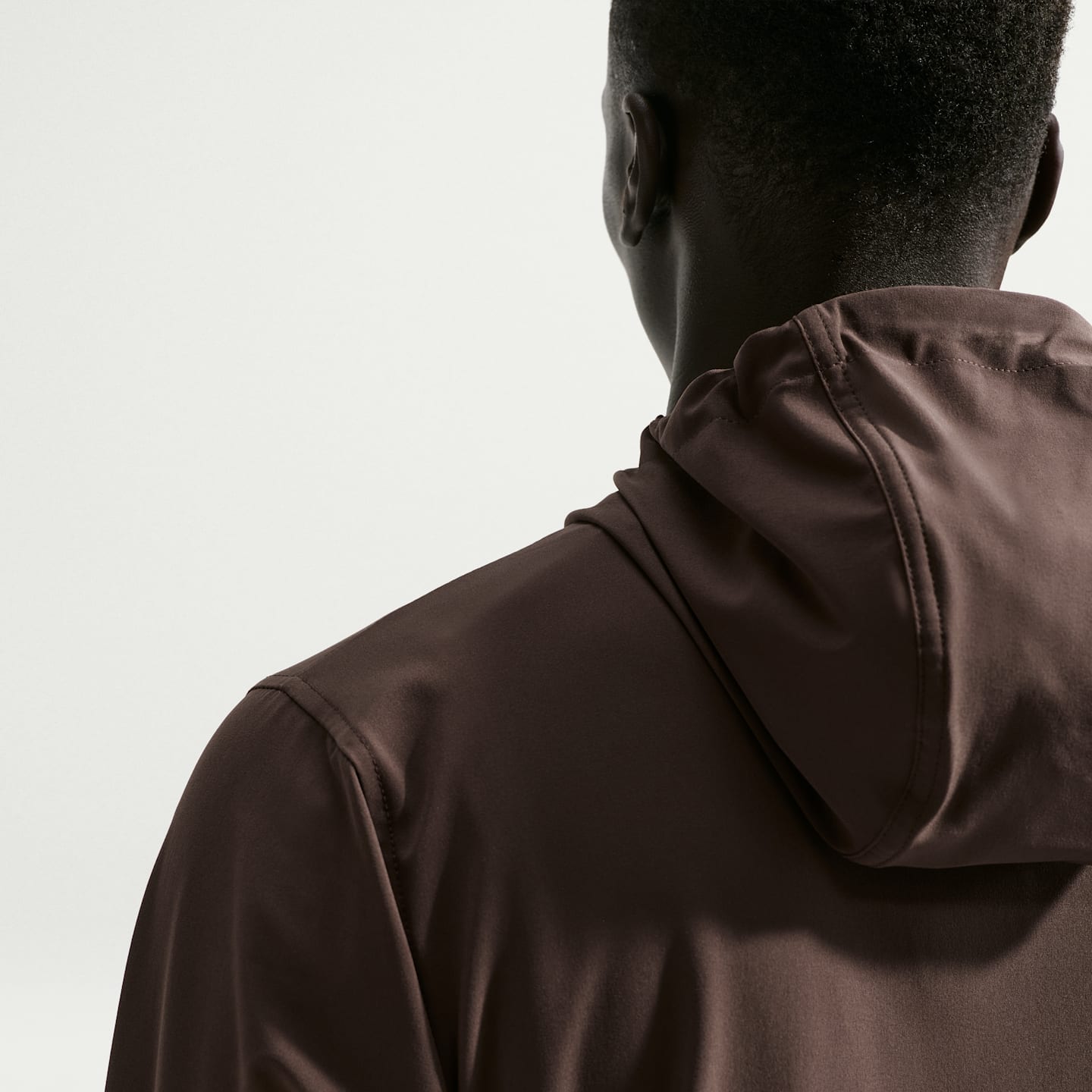 Мужская универсальная куртка Nike Unlimited Repel с капюшоном, цвет: Коричневый / Чёрный — фото 2