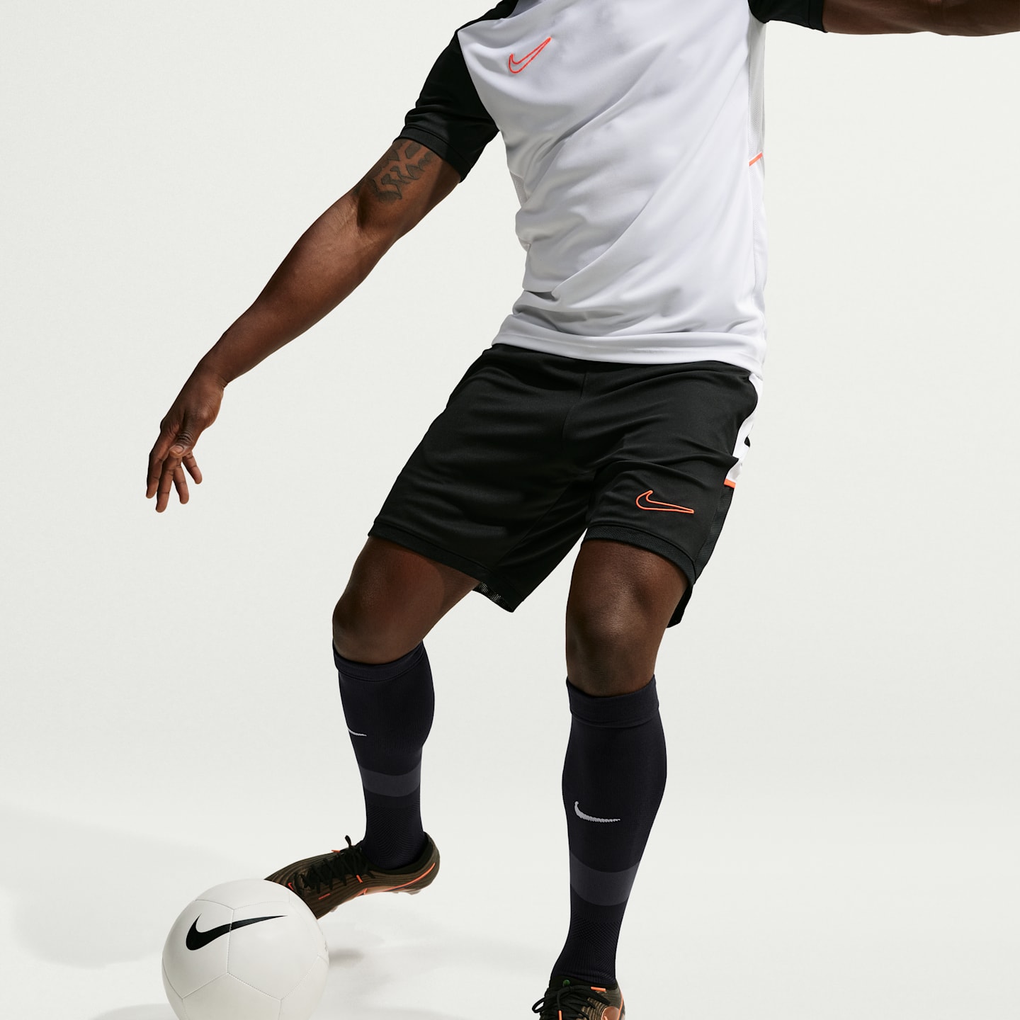 Футбольные гетры Nike VaporFast до колена, 1 пара, цвет: Чёрный / Волчий серый — фото 4