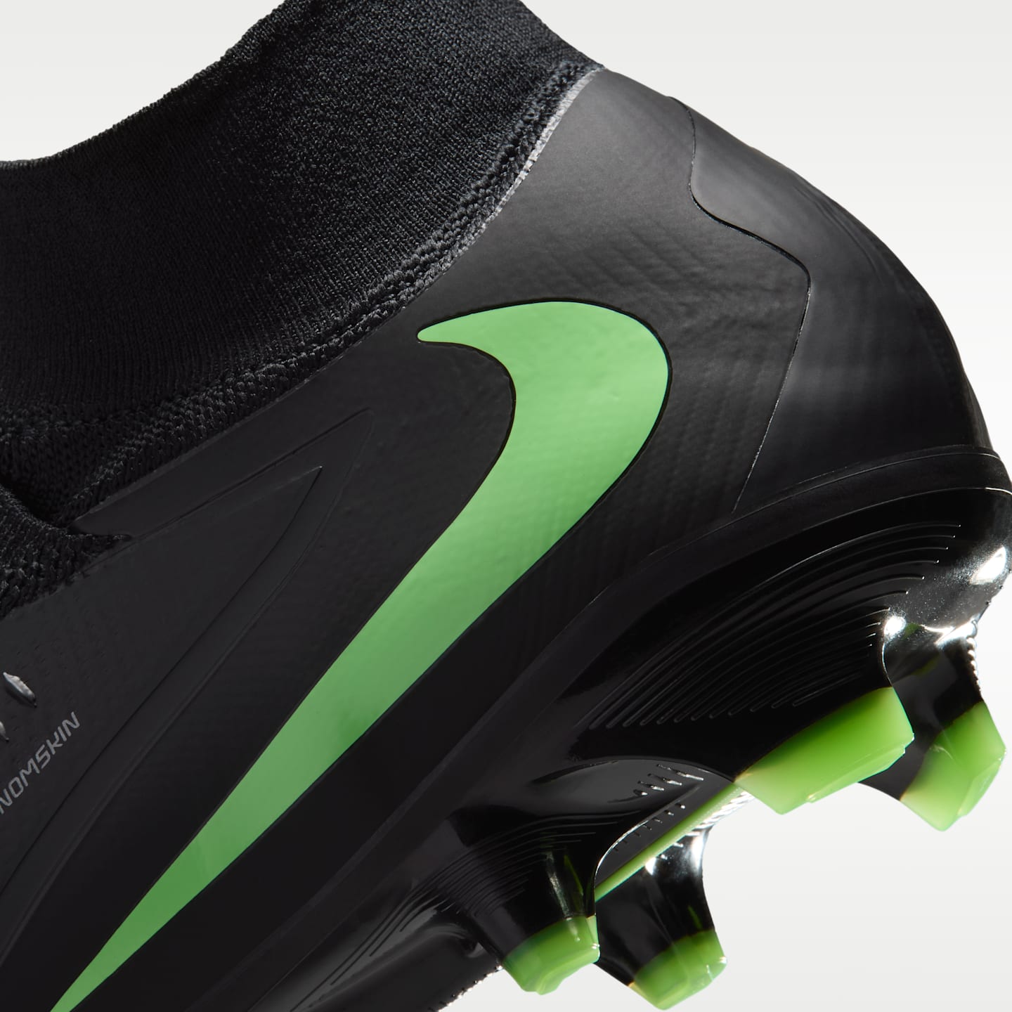 Мужские бутсы Nike Phantom 6 High Pro Firm-Ground Soccer, цвет: Чёрный / Зелёный — фото 9