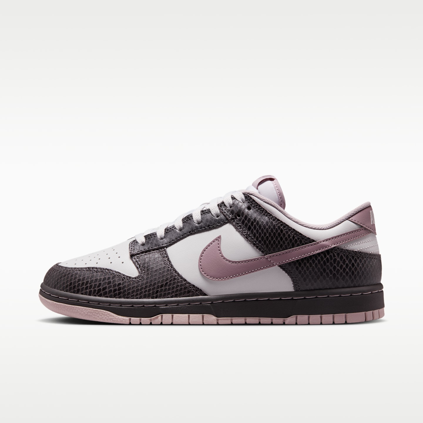 Мужские кроссовки Nike Dunk Low SE, цвет: Средний пепельный / Серый — фото 1