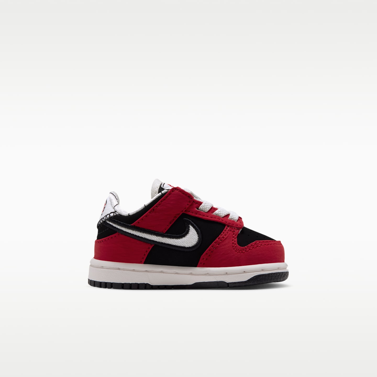 Детские кроссовки Nike Dunk Low LV8 для малышей, цвет: Чёрный / Красный — фото 3