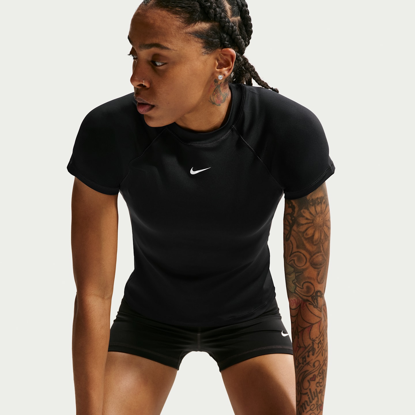 Женский топ Nike Pro Dri-FIT с коротким рукавом, цвет: Чёрный / Белый — фото 3