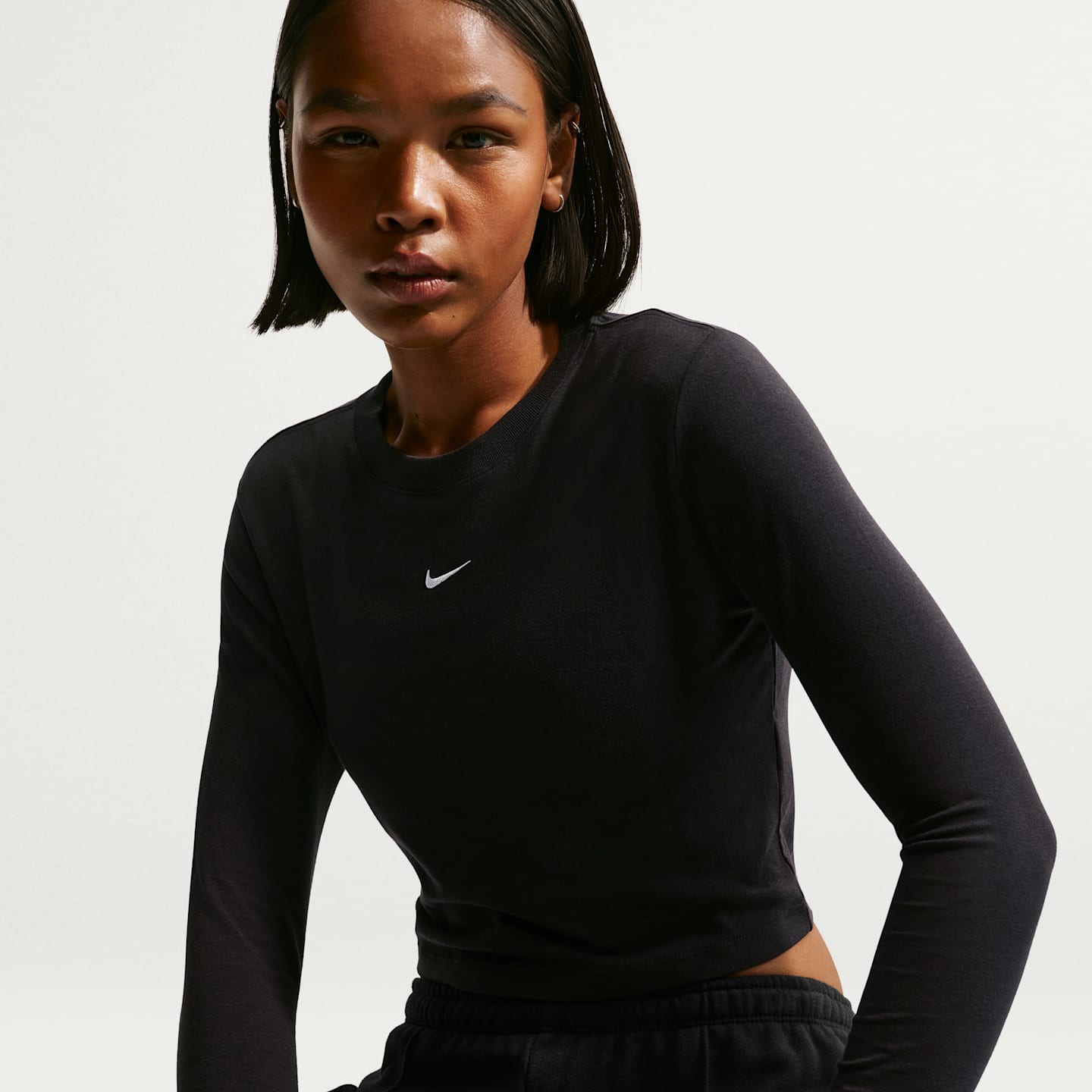 Женский приталенный укороченный топ Nike Sportswear Chill Knit с длинным рукавом, цвет: Чёрный / Белый — фото 3