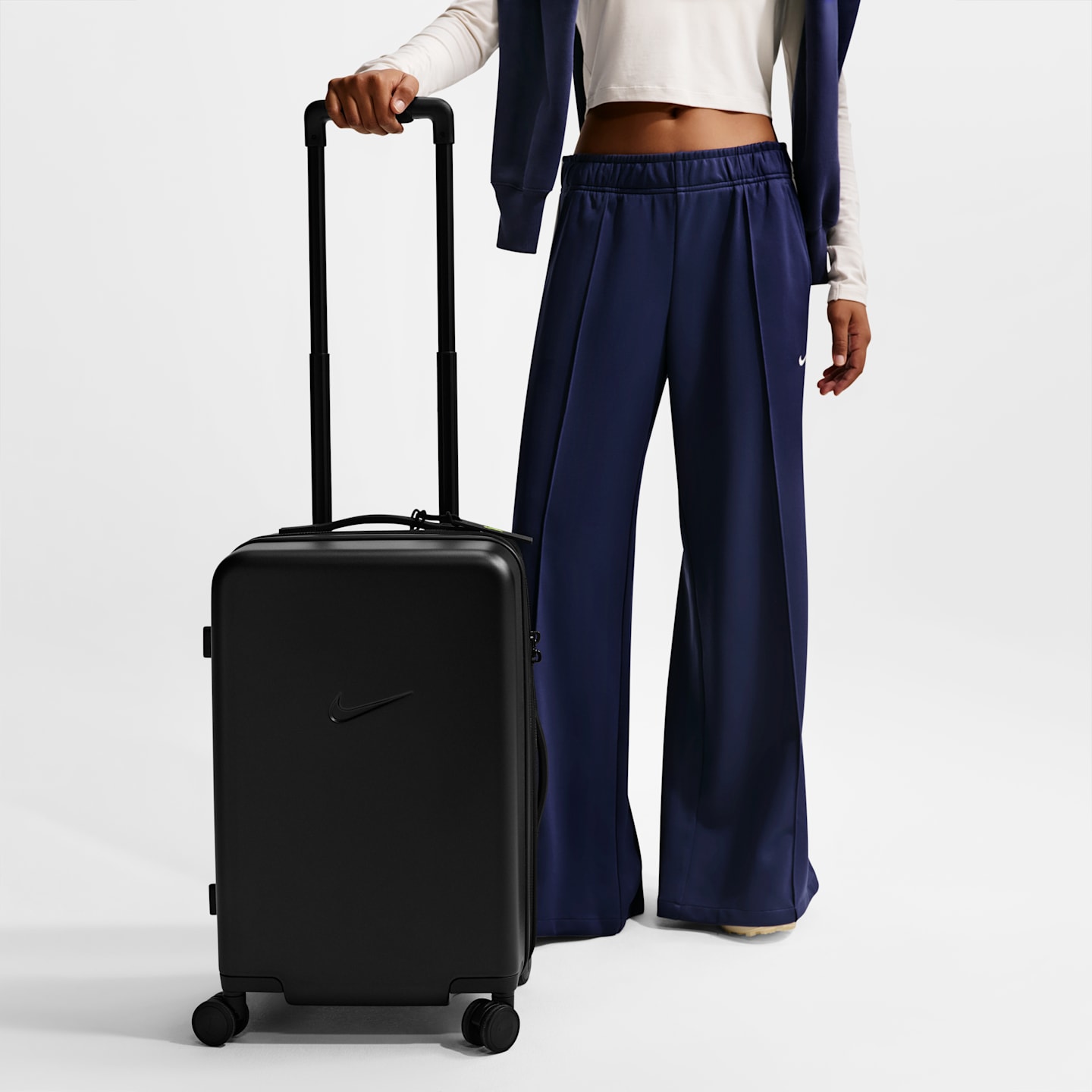 Чемоданы Nike Carry-On Luggage 22" Hardshell (52L), цвет: Чёрный — фото 1