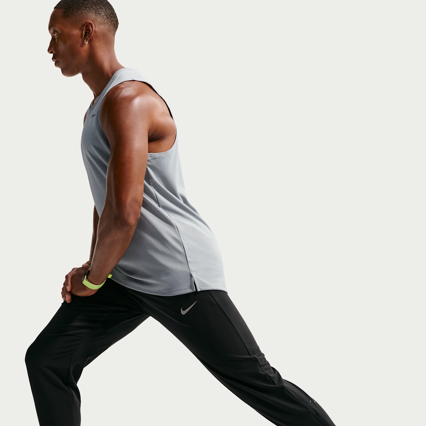 Мужские тканые беговые брюки Nike Stride Dri-FIT, цвет: Чёрный — фото 4