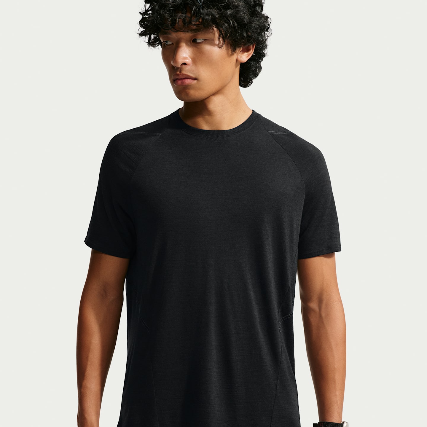 Мужской топ NikeLab Running Wool-Blend Short-Sleeve Top, цвет: Чёрный / Антрацитовый — фото 1