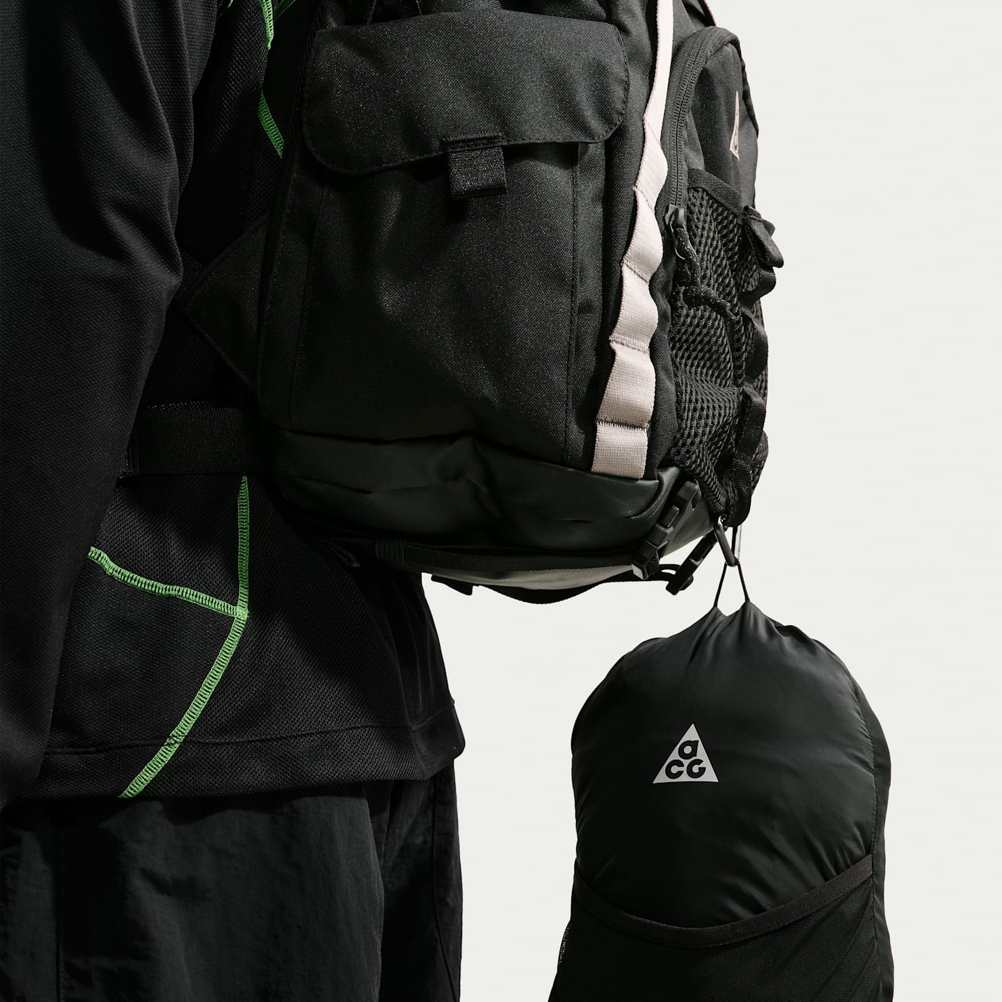 Мужской жилет Nike ACG Lava Flow Therma-FIT ADV Vest, цвет: Чёрный / Снежный белый — фото 9