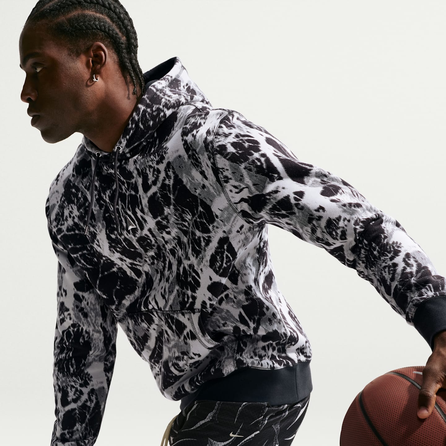 Мужское баскетбольное худи Nike Ja Club, цвет: Чёрный — фото 3