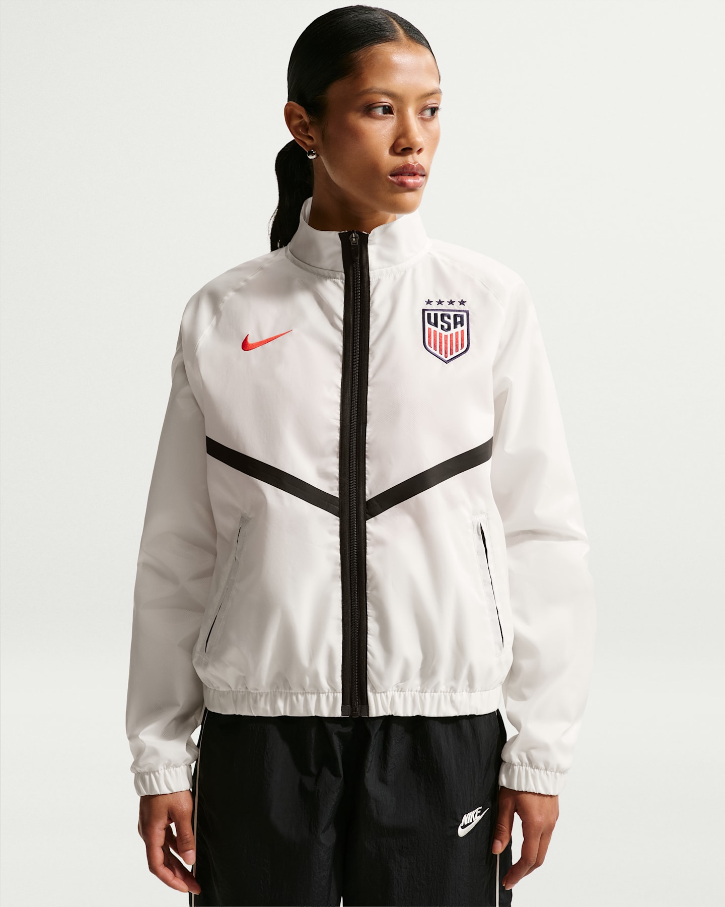 Женская футбольная куртка Nike Uswnt Anthem Dri-FIT, цвет: Молочный / Чёрный — фото 6