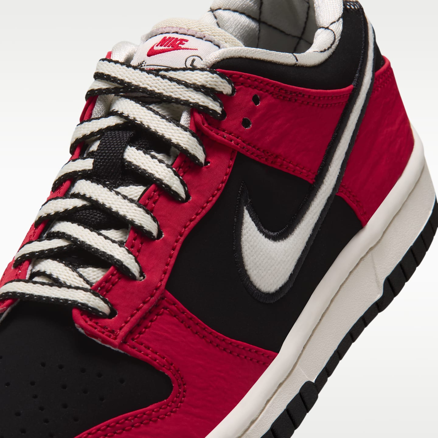 Детские кроссовки Nike Dunk Low LV8 Big Kids' Shoes, цвет: Чёрный / Красный — фото 7