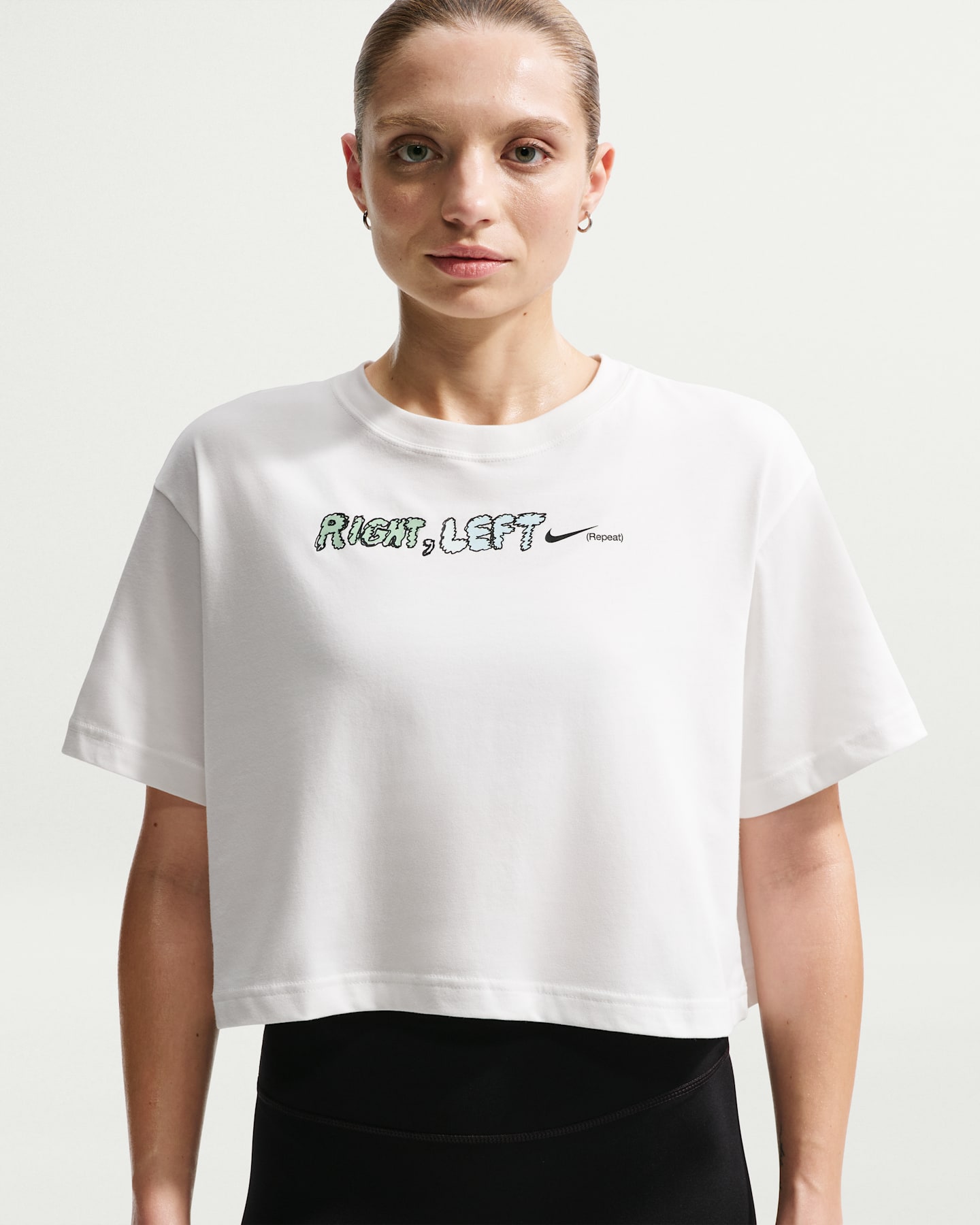 Женская укороченная беговая футболка Nike Swift Dri-FIT с коротким рукавом, цвет: Молочный — фото 6