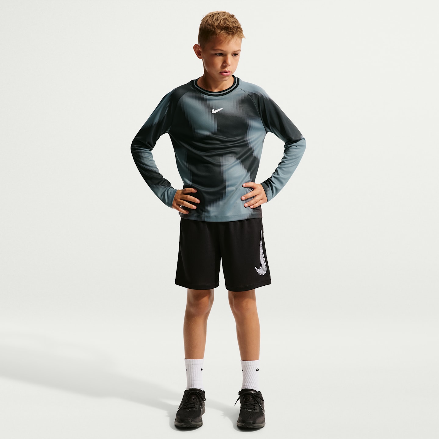 Детский топ для мальчиков Nike Multi Renew Dri-FIT с длинным рукавом, цвет: Чёрный / Дымчатый серый — фото 4