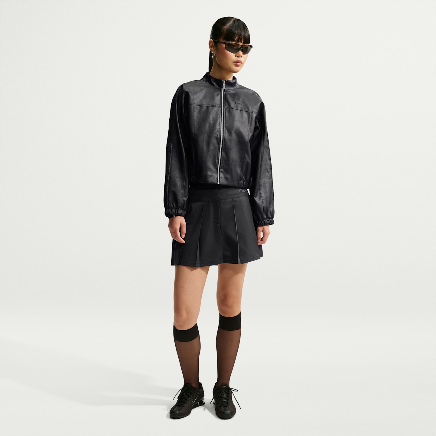 Женская спортивная куртка Nike Sportswear из экокожи, цвет: Чёрный — фото 4