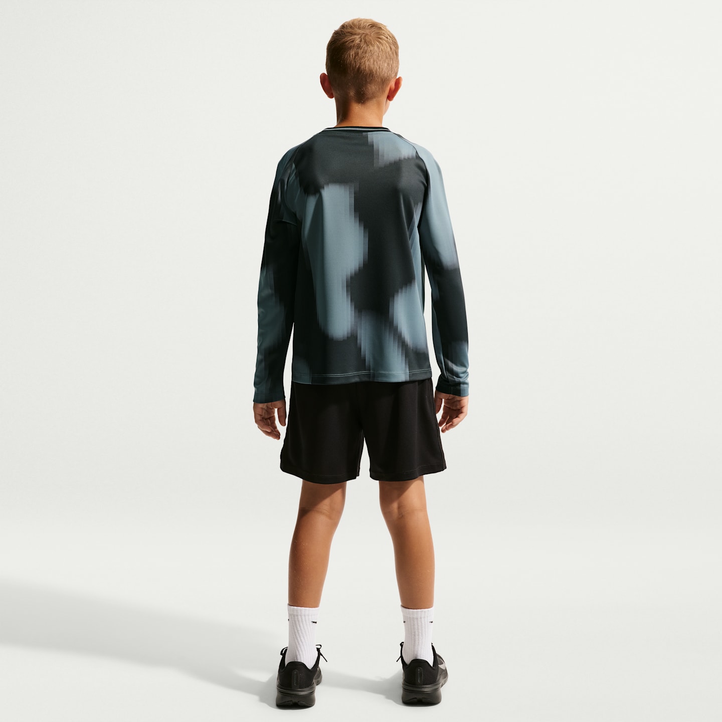 Детский топ для мальчиков Nike Multi Renew Dri-FIT с длинным рукавом, цвет: Чёрный / Дымчатый серый — фото 5