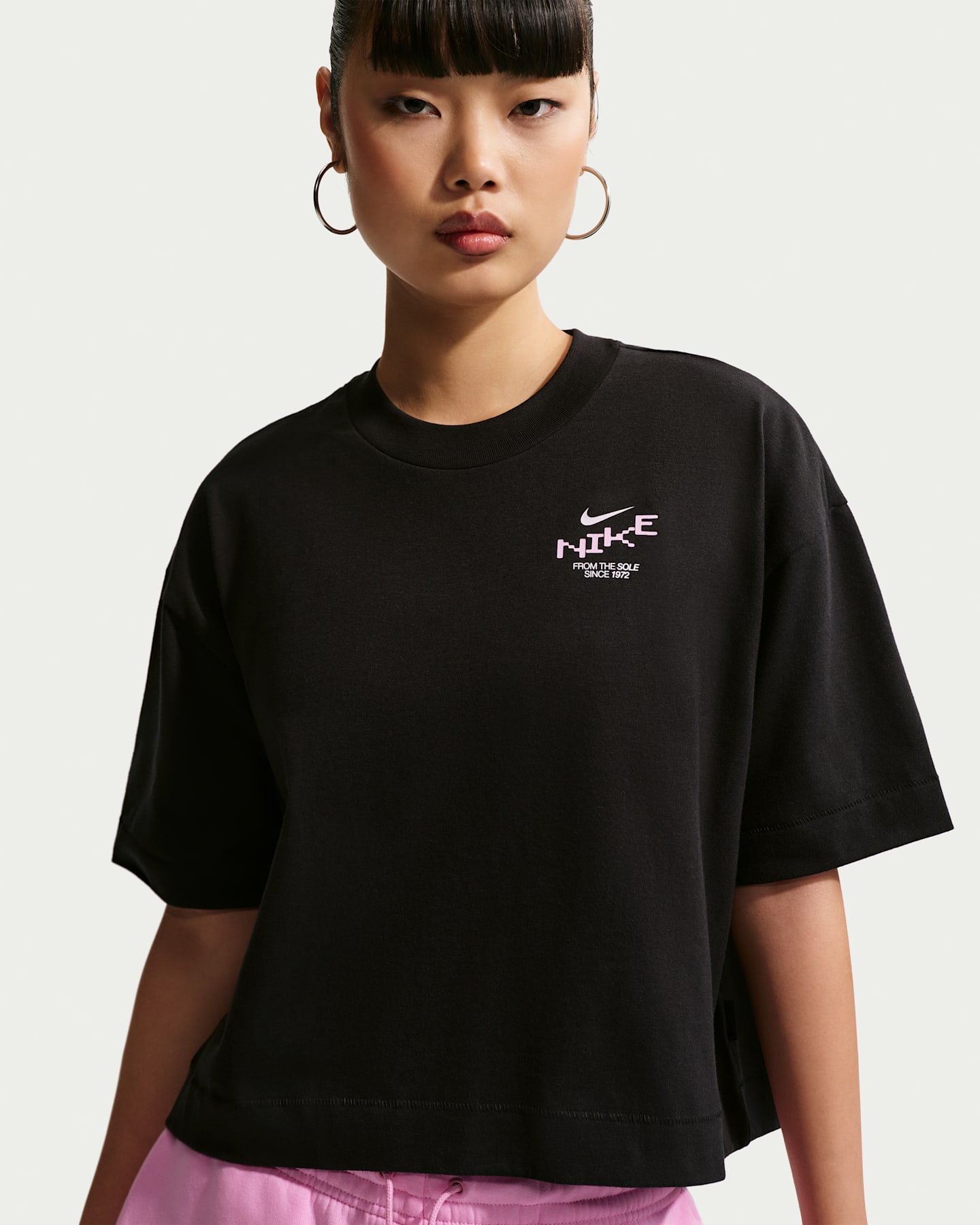 Женская укороченная футболка Nike Sportswear оверсайз, цвет: Чёрный — фото 6