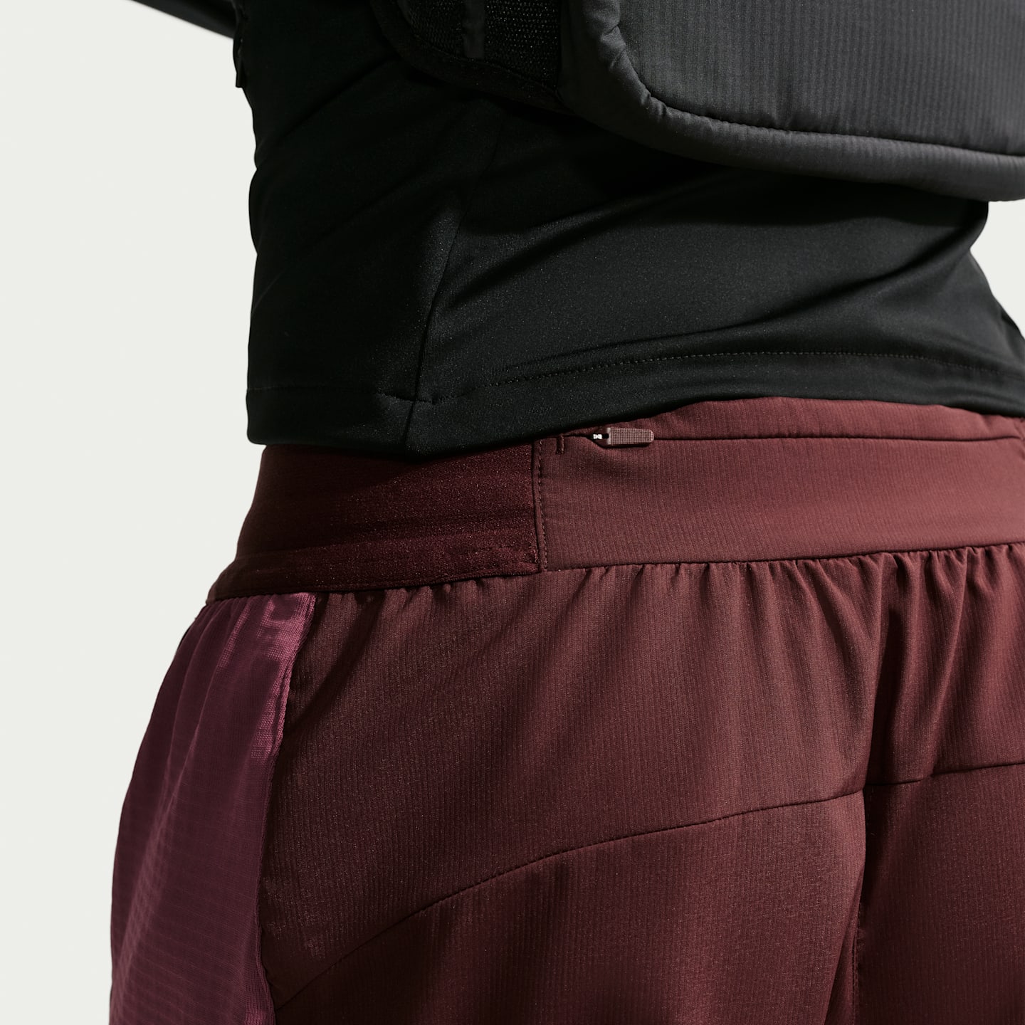 Женские брюки Nike Swift Therma-FIT Running, цвет: Розовый дымчатый — фото 3