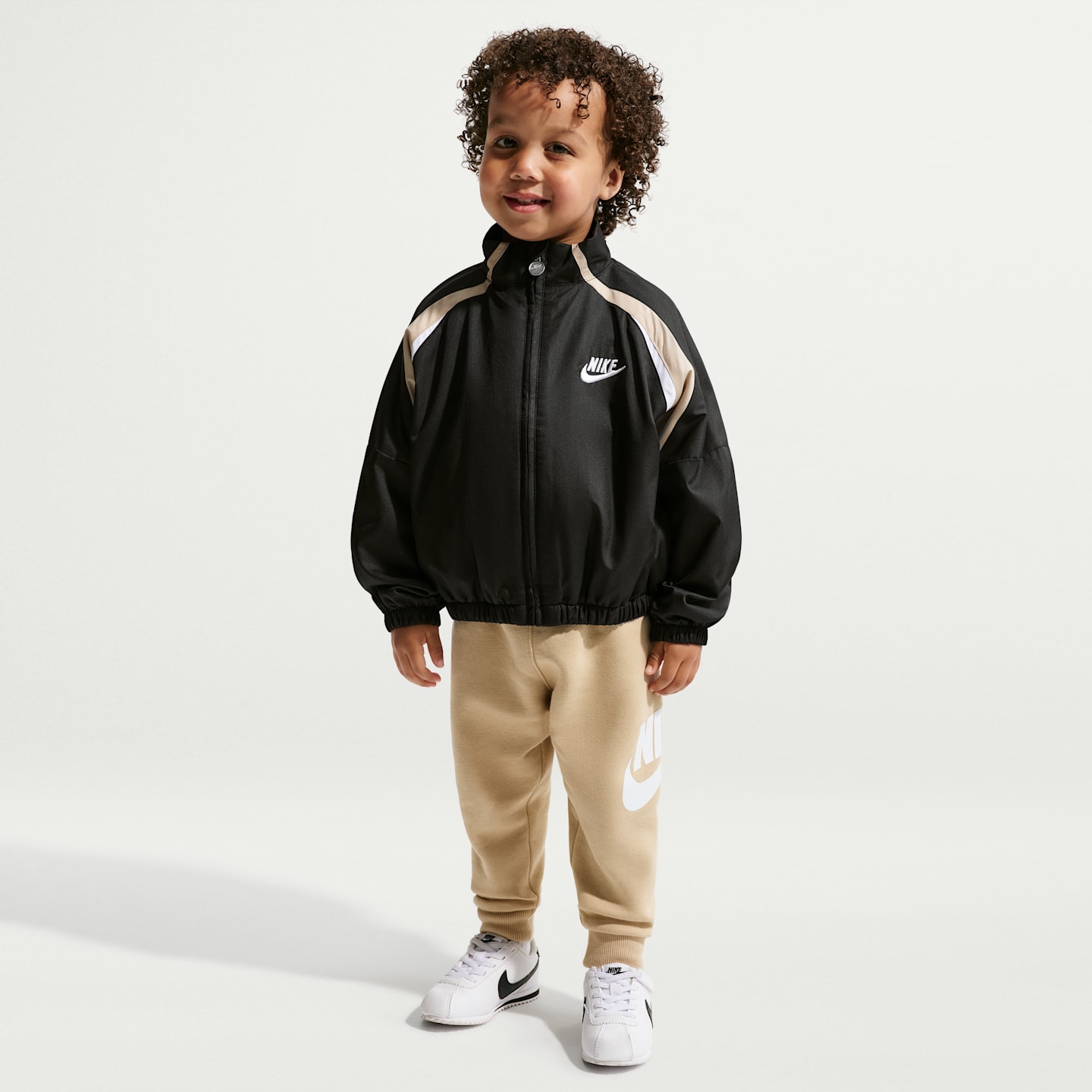 Куртка Nike Colorblocked Hoodless Jacket для малышей, цвет: Чёрный — фото 4