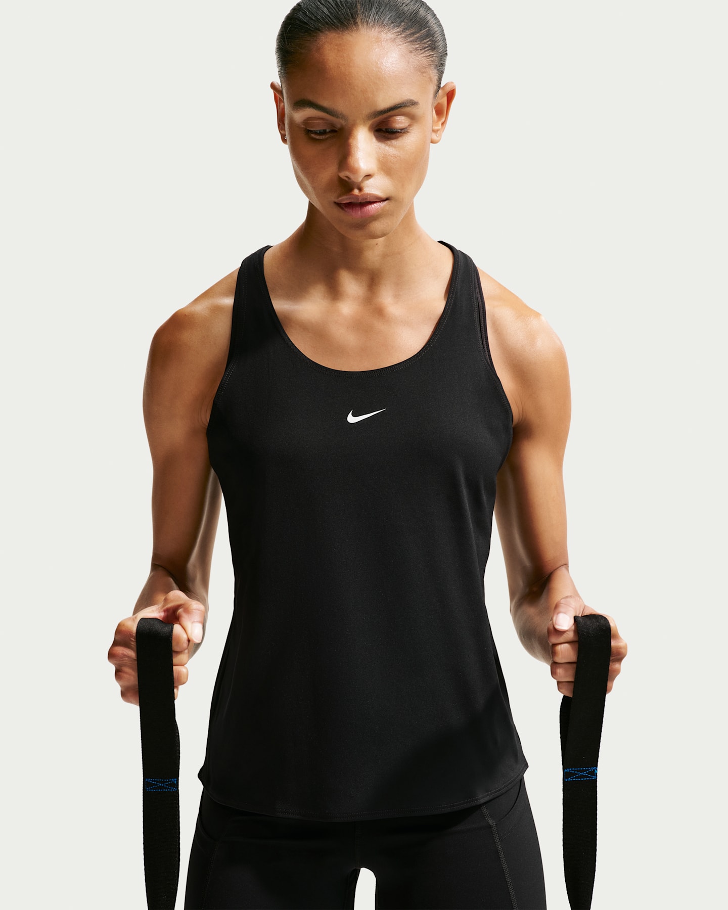 Женский топ Nike Pro Dri-FIT Tank Top, цвет: Чёрный / Белый — фото 6