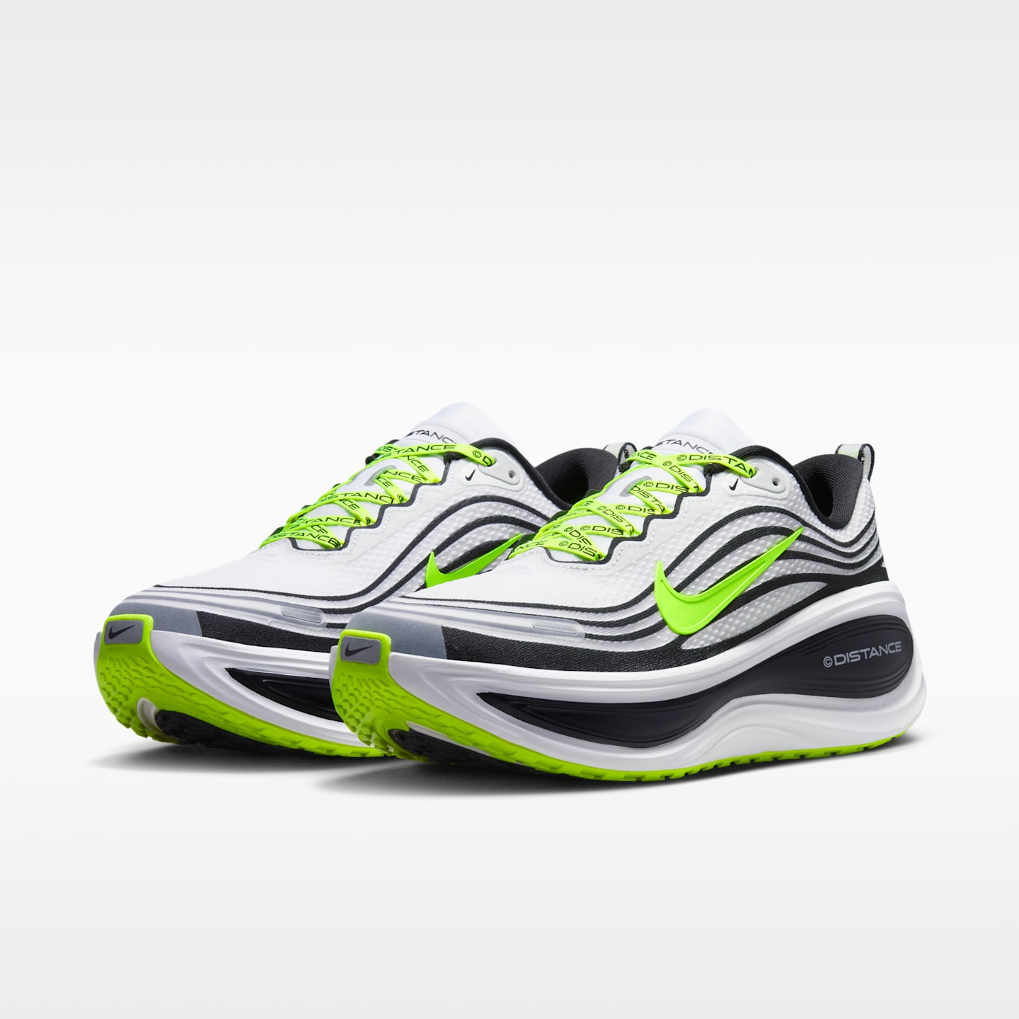 Мужские беговые кроссовки Nike Vomero Plus x Distance для шоссе, цвет: Белый / Чёрный — фото 5