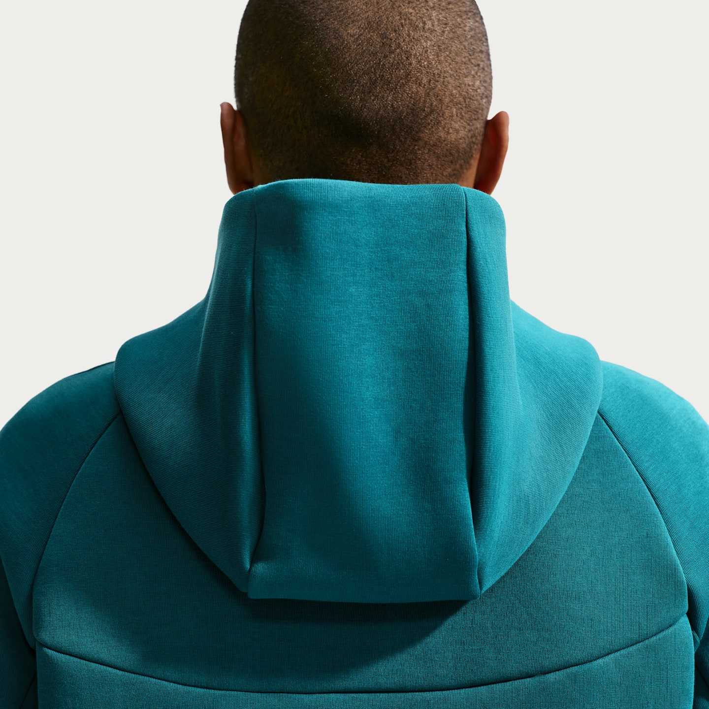 Мужское футбольное худи на молнии Nike Brazil Tech Fleece Windrunner, цвет: Бирюзовый / Золотой — фото 2