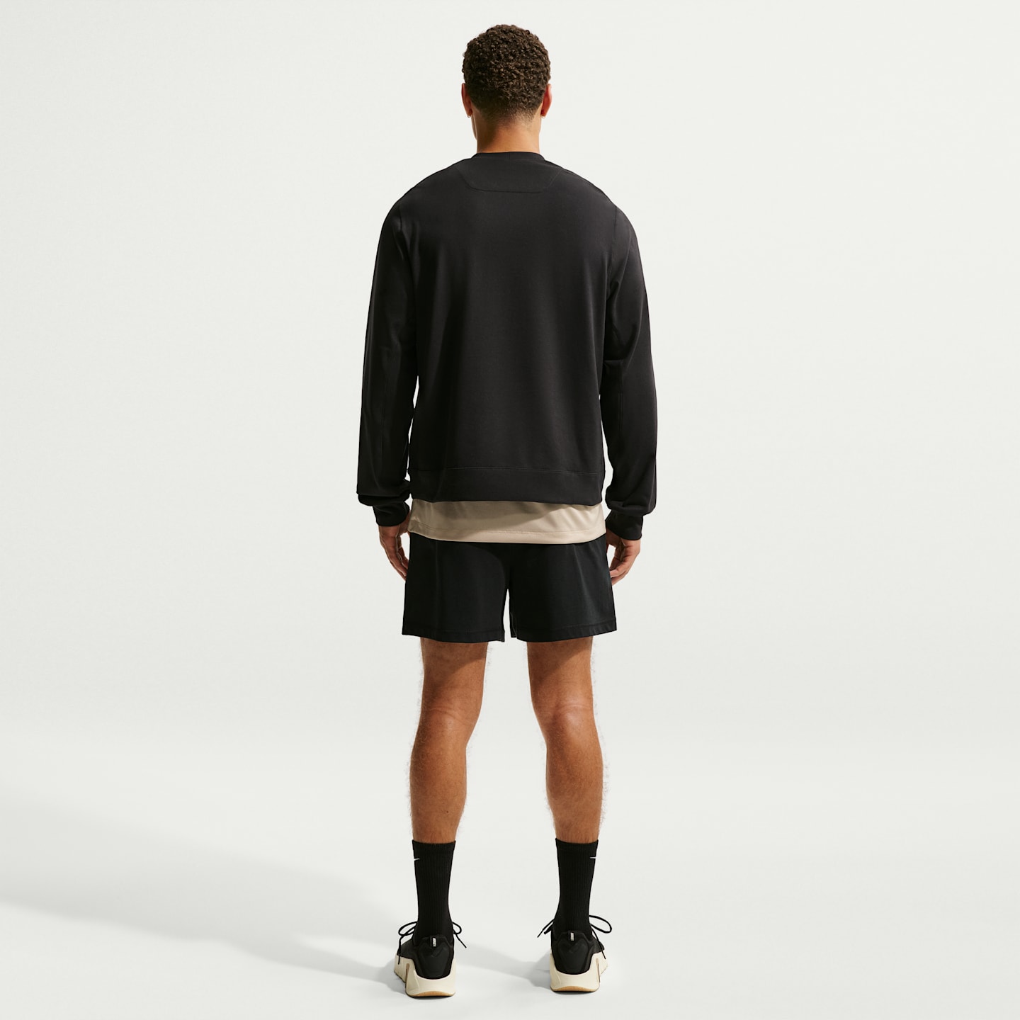 Мужской топ Nike Primary NanoKnit Dri-FIT с длинным рукавом и УФ-защитой, цвет: Чёрный — фото 5