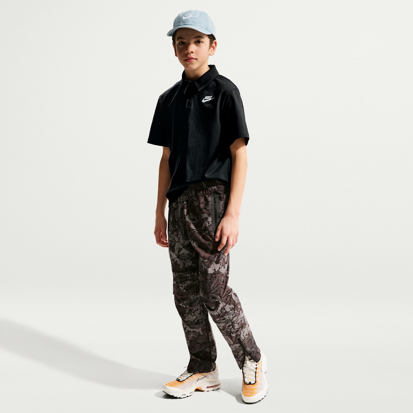 Детское поло Nike Sportswear Club Knit Short-Sleeve Polo, цвет: Чёрный / Белый — фото 7