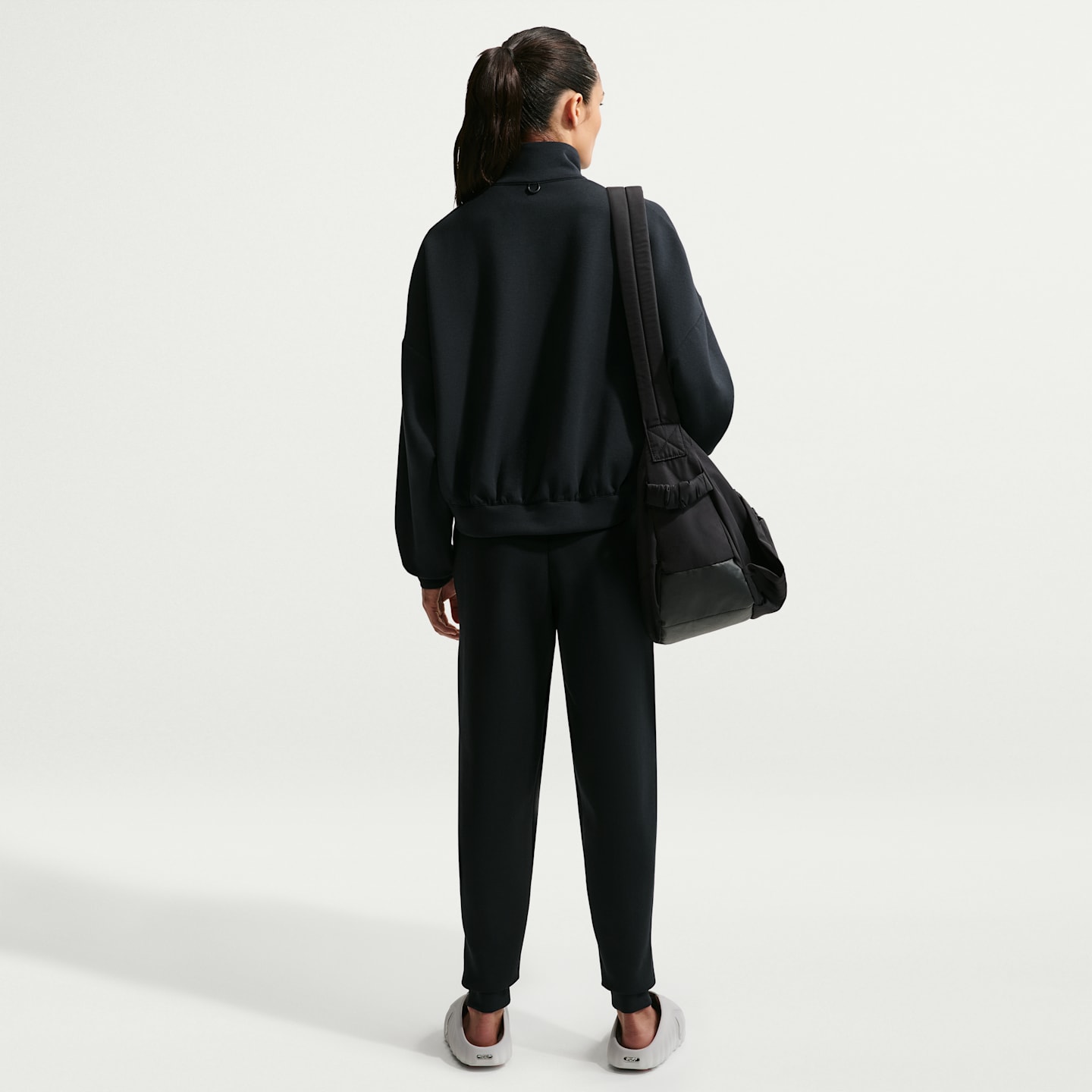 Женский топ оверсайз на полумолнии Nike 24.7 ImpossiblySoft Dri-FIT, цвет: Чёрный / Серый — фото 5