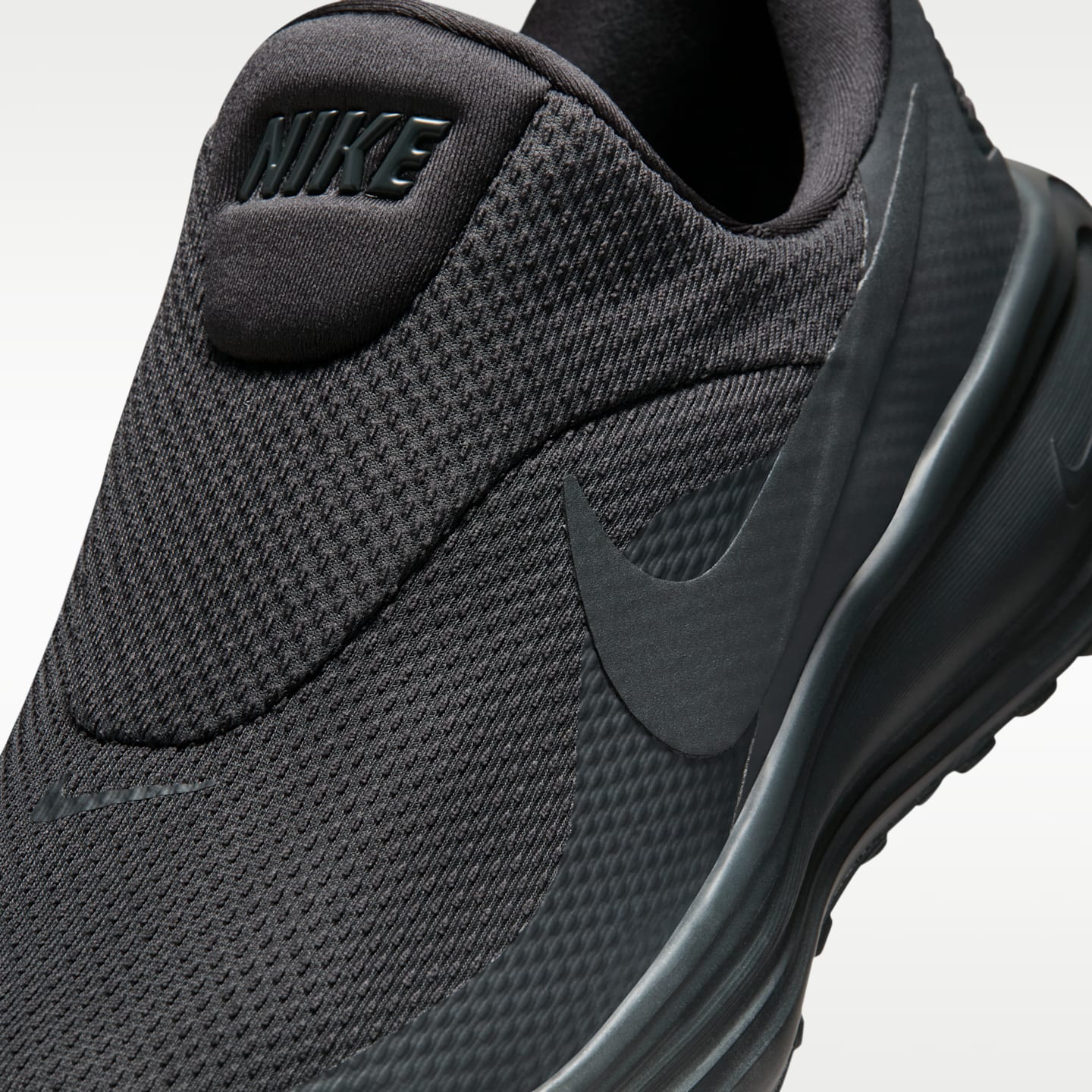 Мужские беговые кроссовки Nike Revolution 8 EasyOn, цвет: Антрацитовый / Чёрный — фото 7
