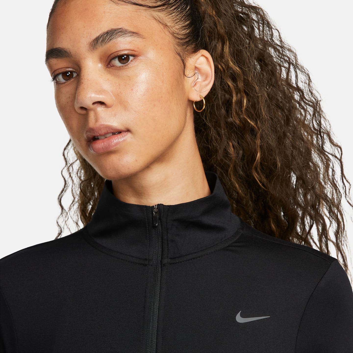 Женский беговой топ Nike Swift Element с UV-защитой на молнии 1/4, цвет: Чёрный — фото 3