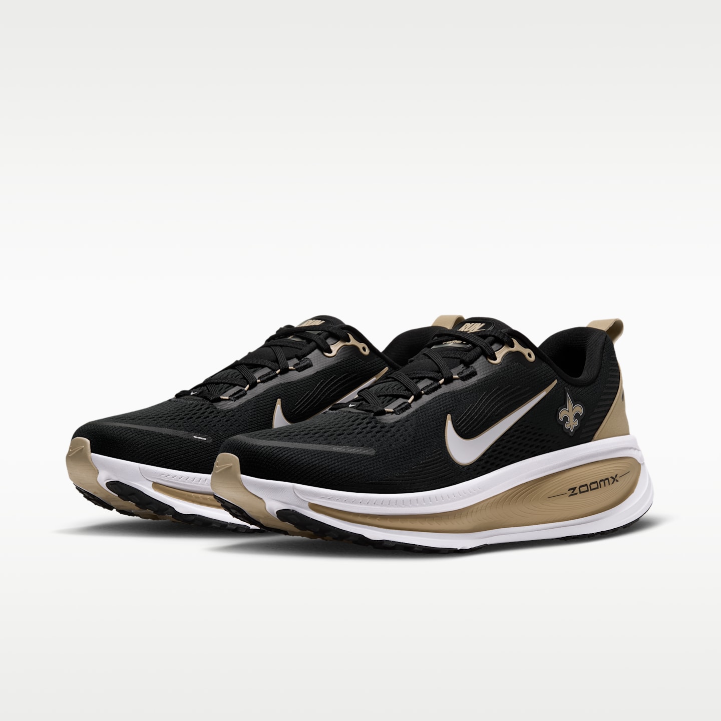 Мужские кроссовки Nike Vomero 18 (New Orleans Saints) NFL Road Running, цвет: Чёрный / Золотой — фото 5