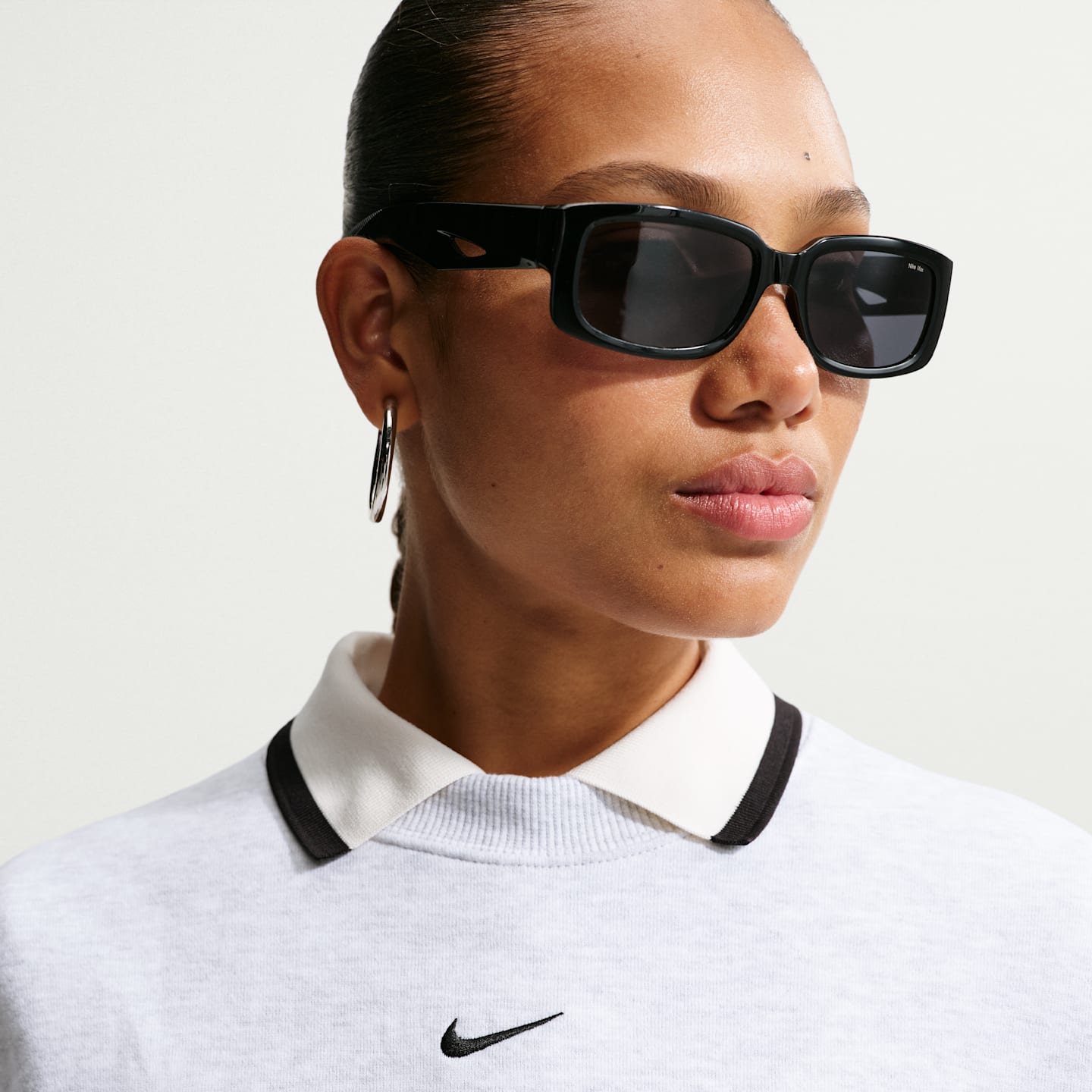 Женский свитшот Nike Studio Fleece Medium Weight оверсайз, большие размеры, цвет: Берёзовый меланжевый / Чёрный — фото 3