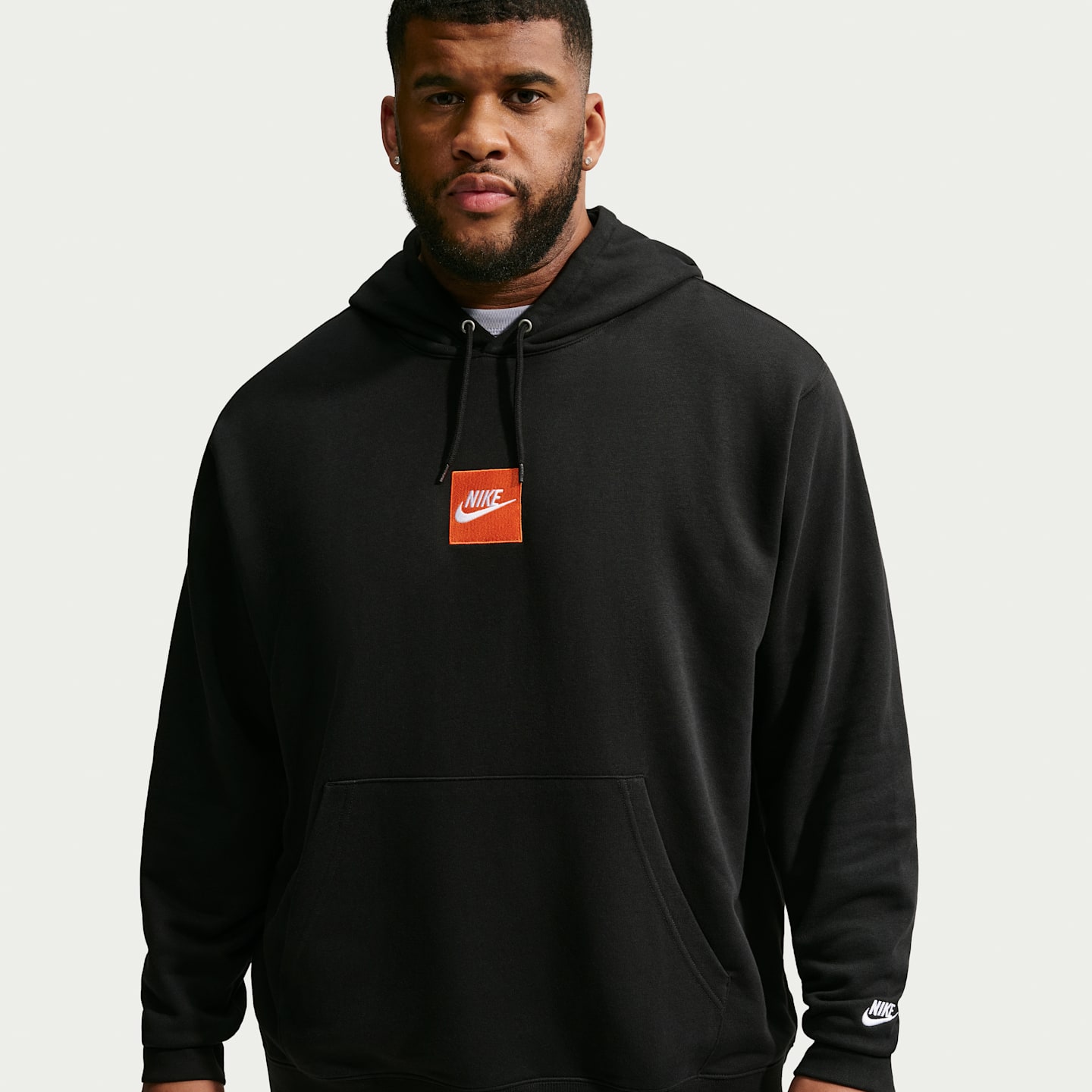 Мужское худи Nike Club из махрового трикотажа, цвет: Чёрный / Белый — фото 6