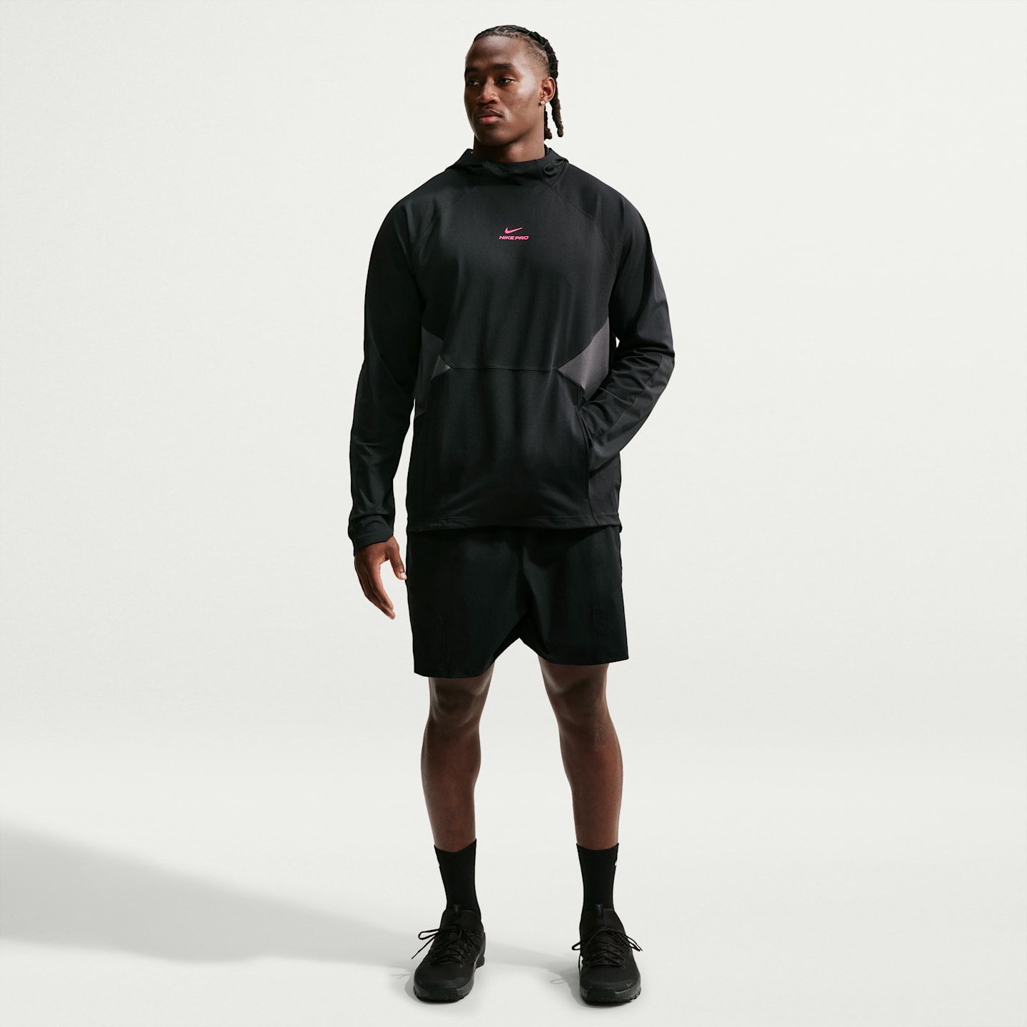 Мужской топ Nike Pro Dri-FIT Mid-Layer Training Top, цвет: Чёрный / Розовый — фото 9
