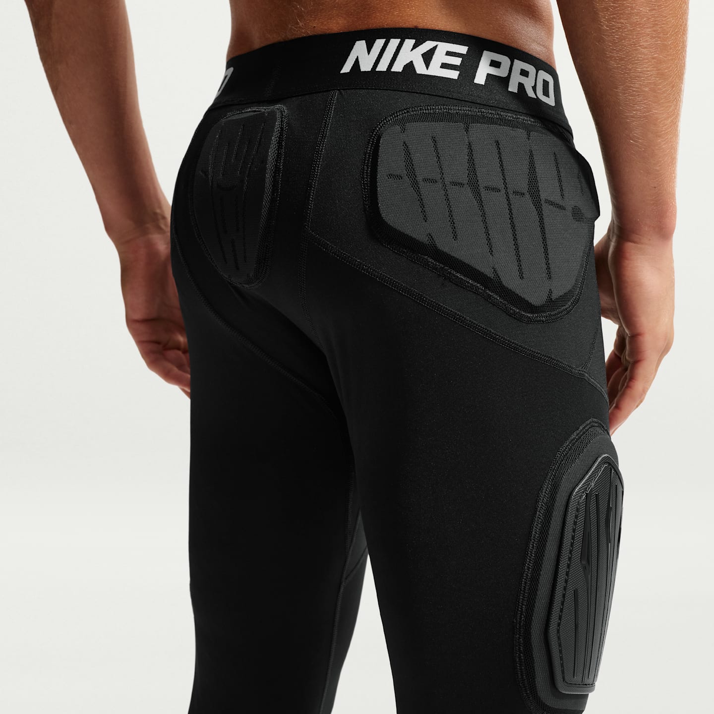 Тайтсы Nike Pro HyperStrong с защитными вставками, цвет: Чёрный — фото 3