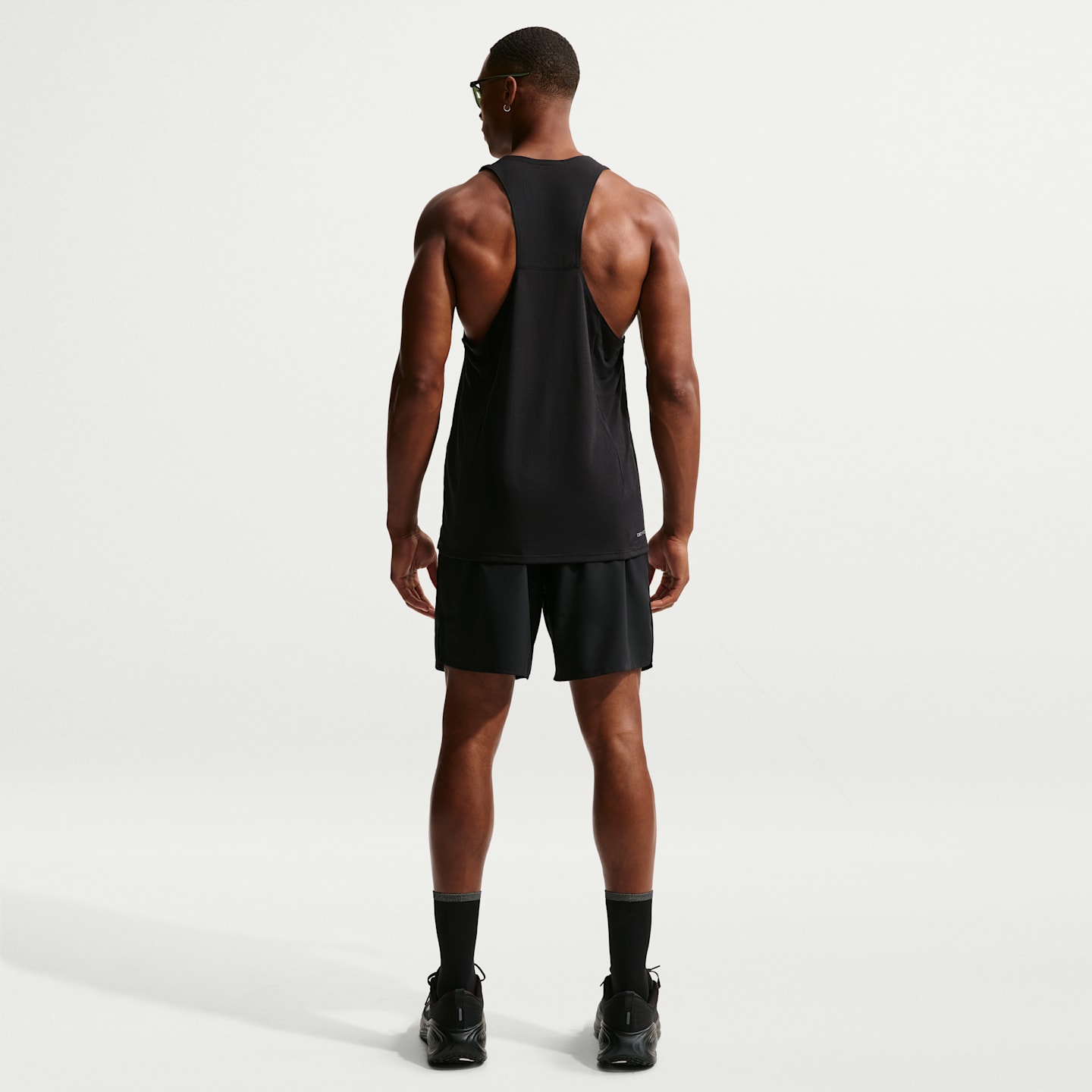 Мужской топ Nike Fast Dri-FIT Running Singlet, цвет: Чёрный — фото 5